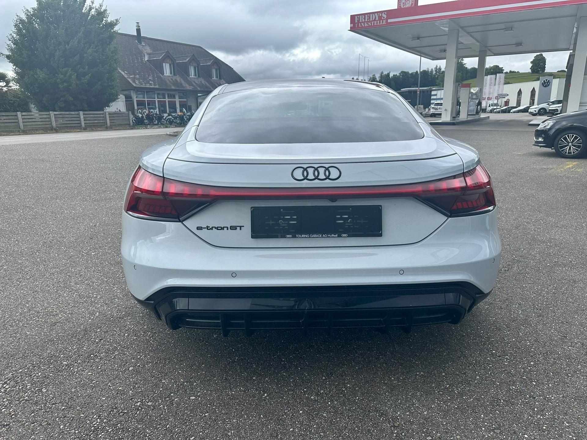 AUDI e-tron GT quattro-image-5