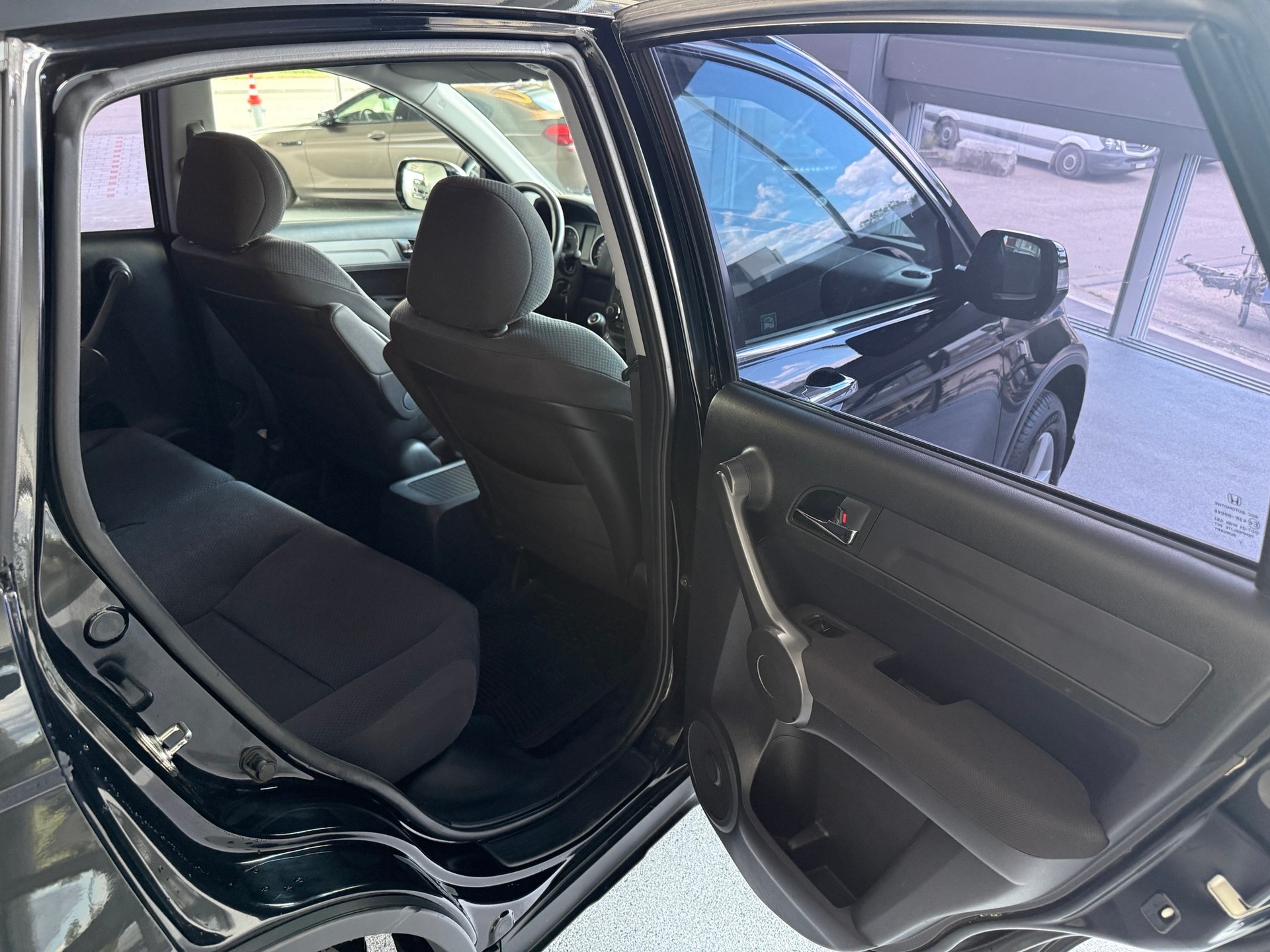 HONDA CR-V 2.2 i-CTDi 4WD Comfort-image-12