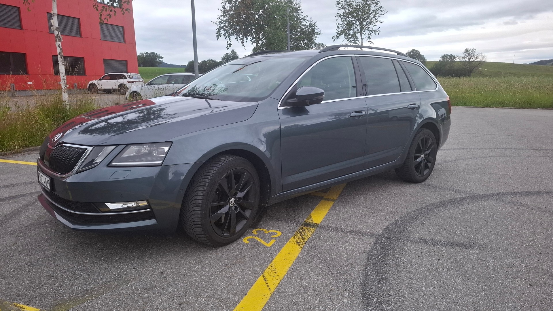 SKODA 1.8 TSI Style 4x4 DSG-image-1