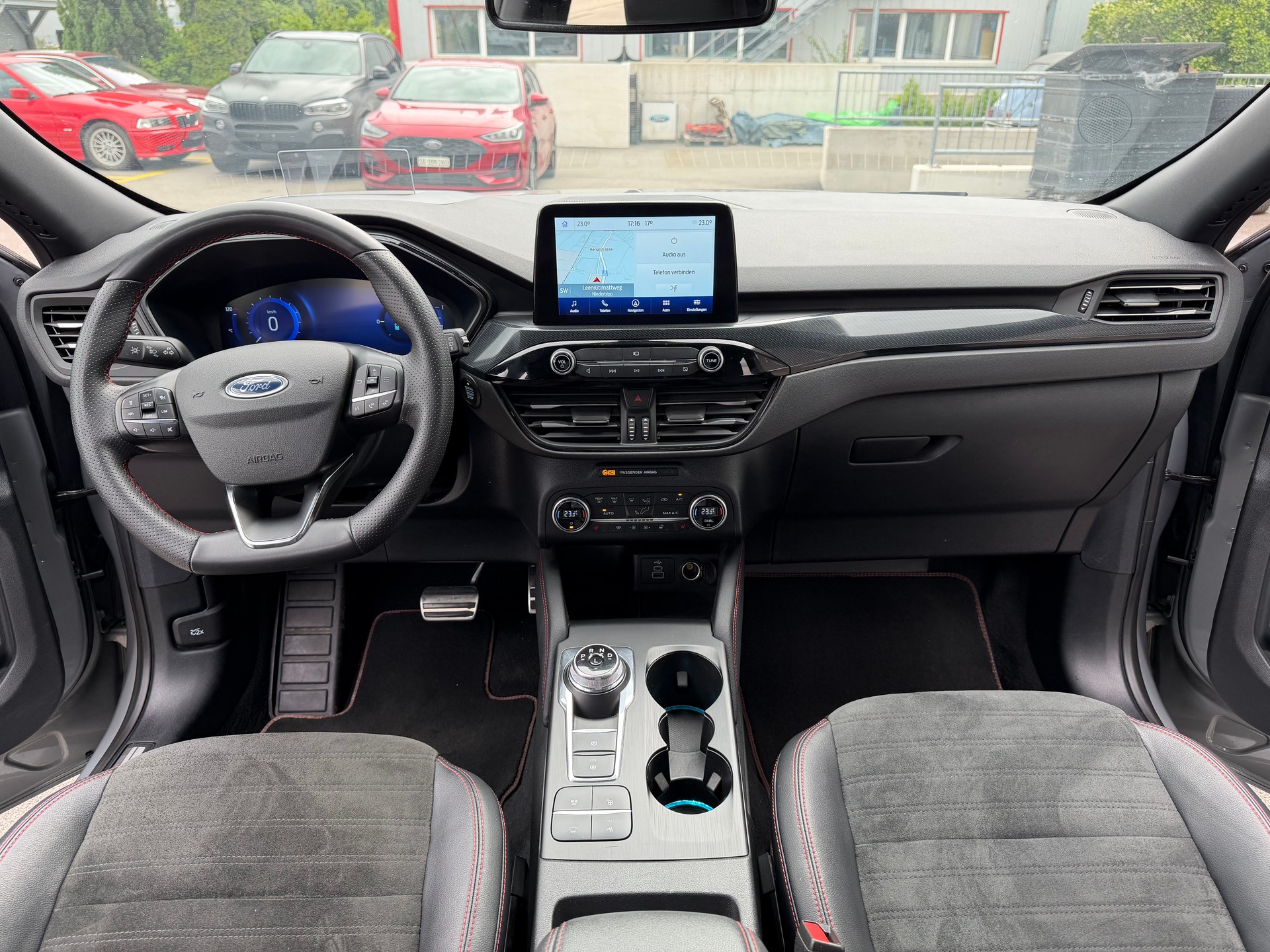 FORD Kuga 2.5 FHEV ST-Line X 4WD-image-11