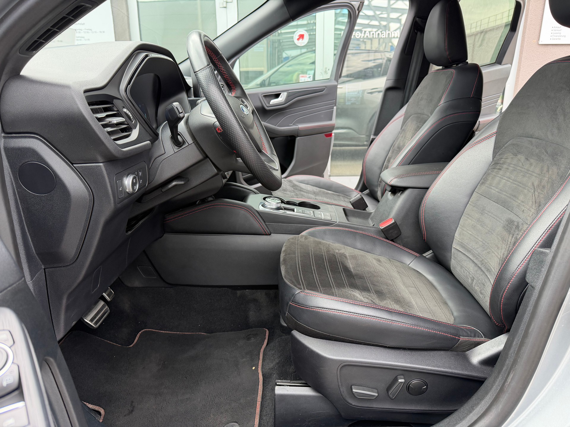 FORD Kuga 2.5 FHEV ST-Line X 4WD-image-8
