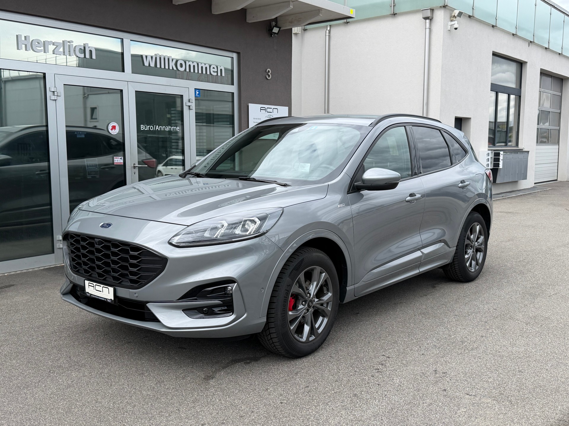FORD Kuga 2.5 FHEV ST-Line X 4WD-image-2