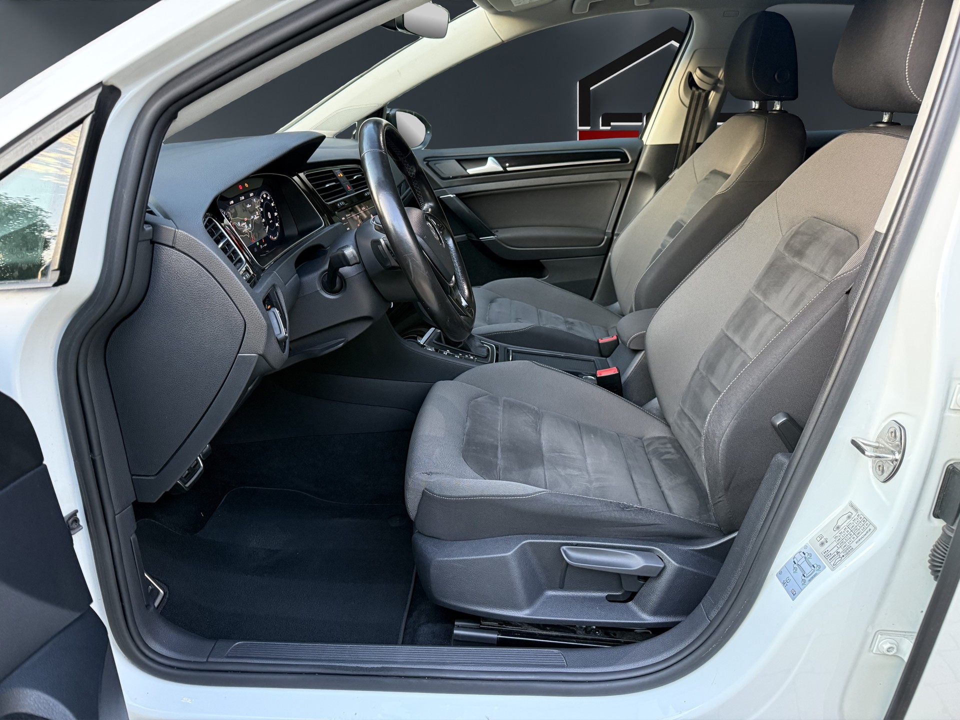 VW Golf 1.4 TSI Highline DSG-image-8