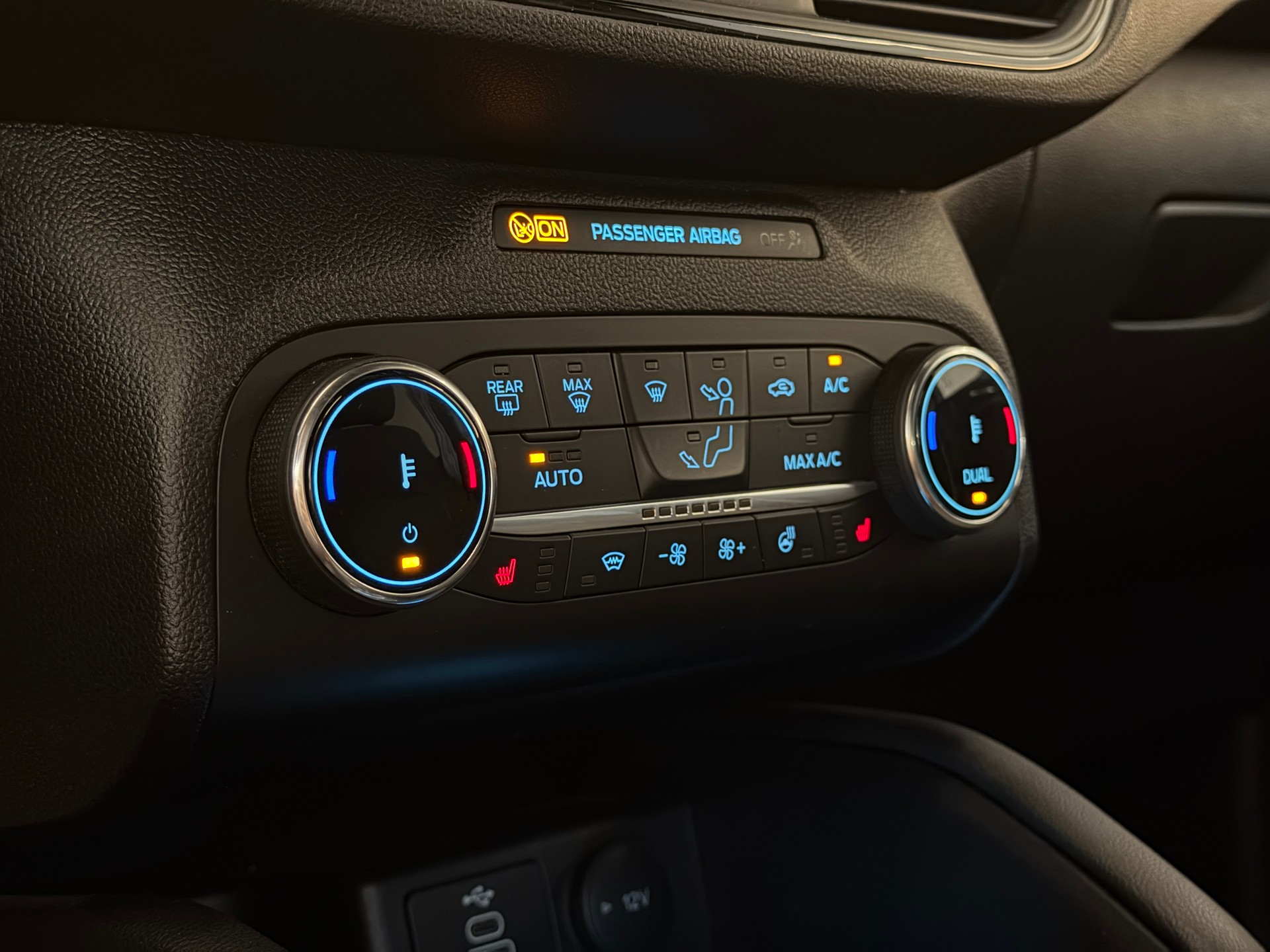 FORD Kuga 2.5 PHEV ST-Line 2WD-image-17