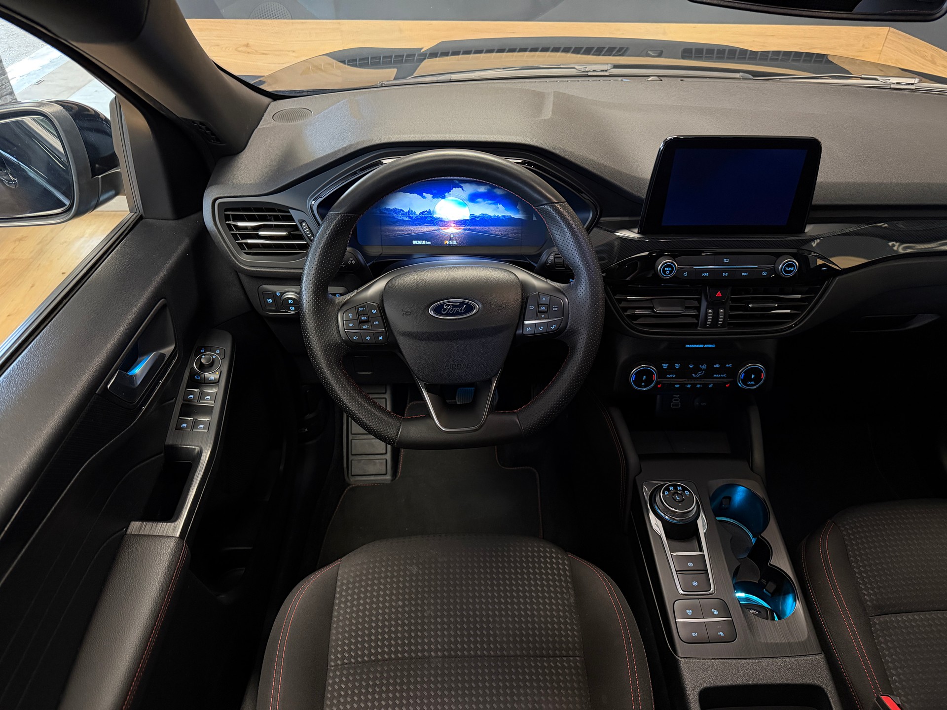 FORD Kuga 2.5 PHEV ST-Line 2WD-image-11