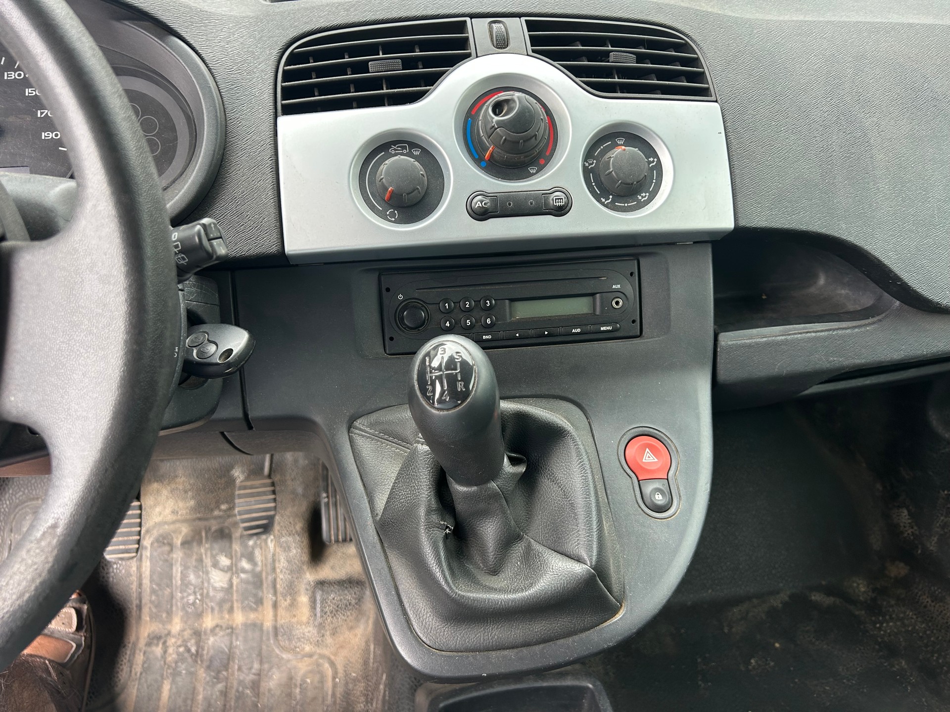 RENAULT Kangoo Express Compact 1.5 dCi 90-image-7