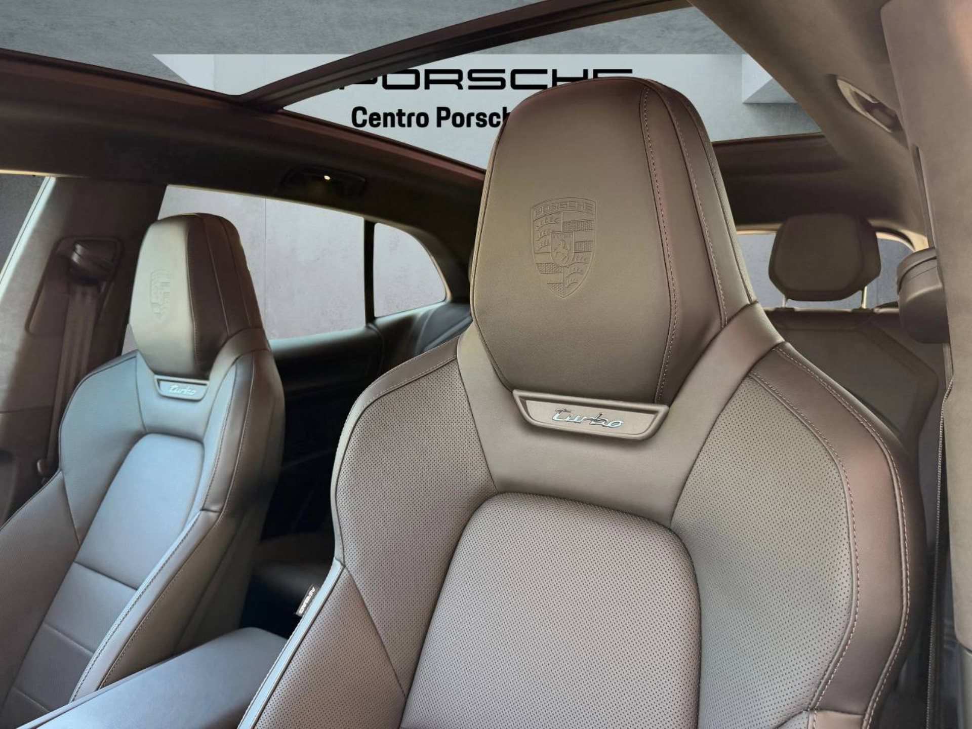 PORSCHE Cayenne Turbo Electric-image-29