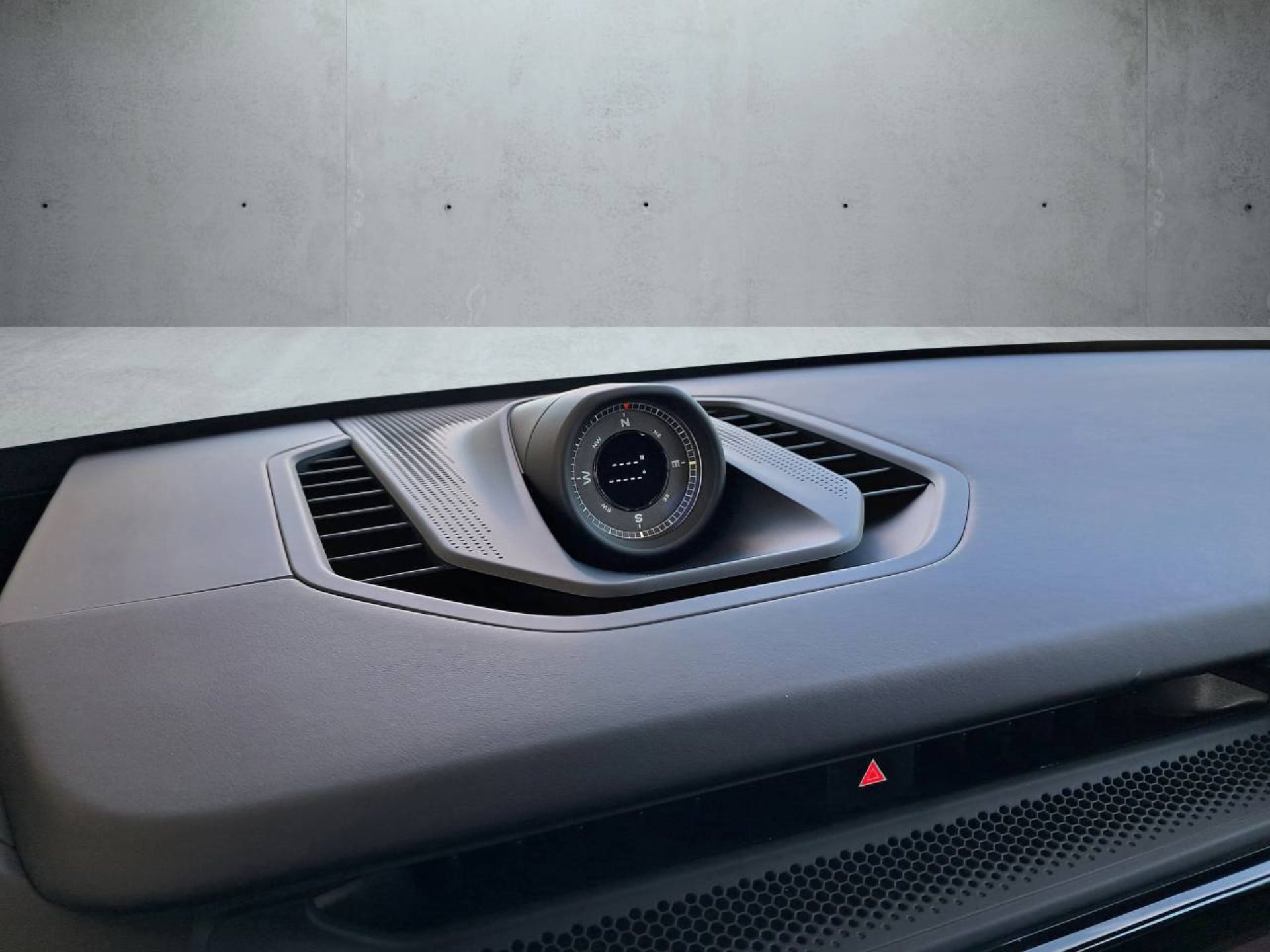 PORSCHE Cayenne Turbo Electric-image-25