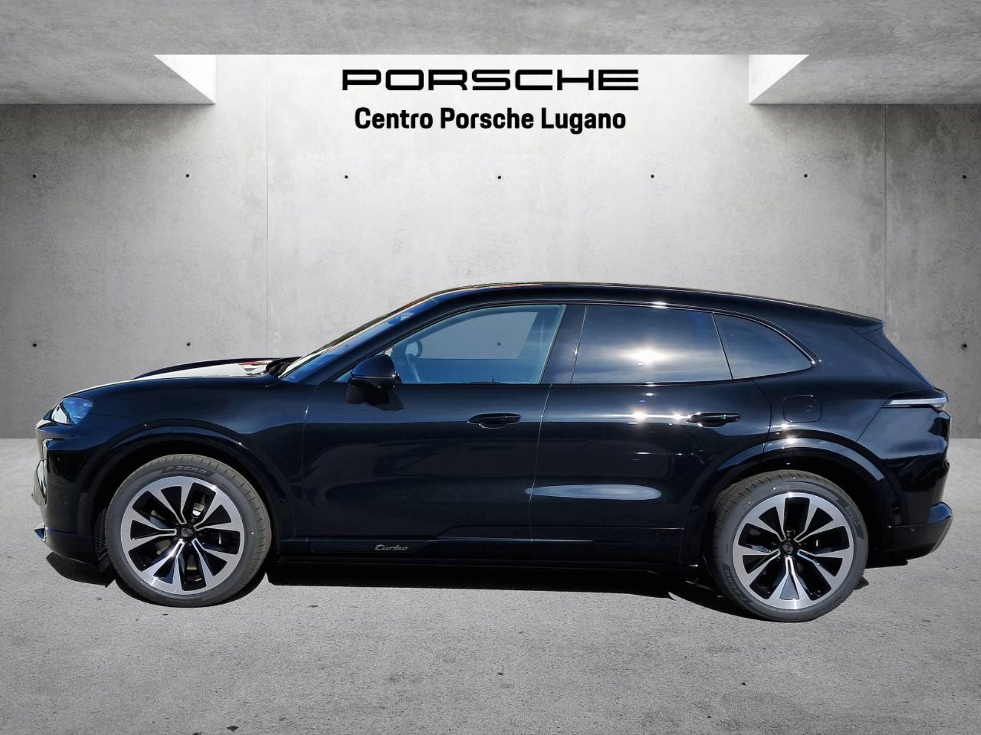 PORSCHE Cayenne Turbo Electric-image-1