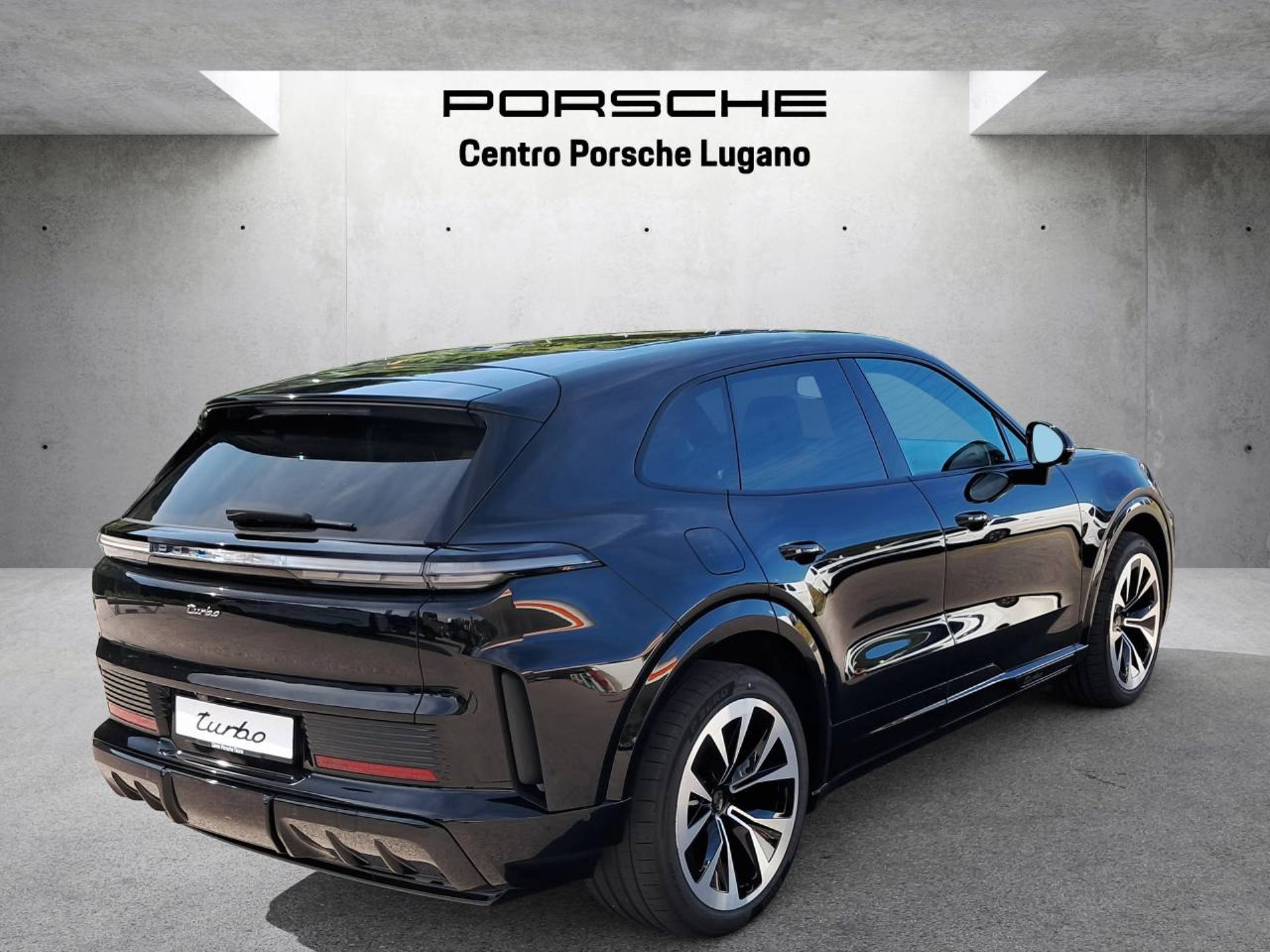 PORSCHE Cayenne Turbo Electric-image-7