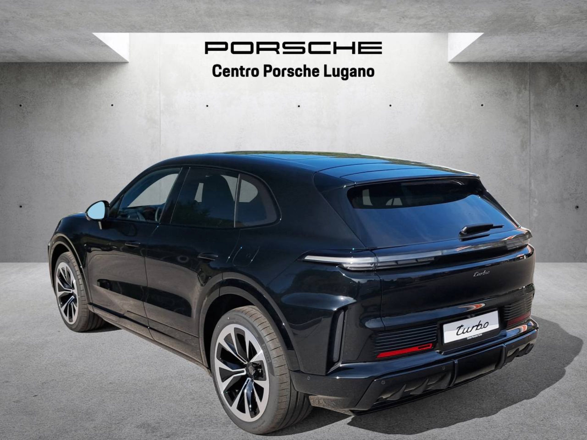 PORSCHE Cayenne Turbo Electric-image-6