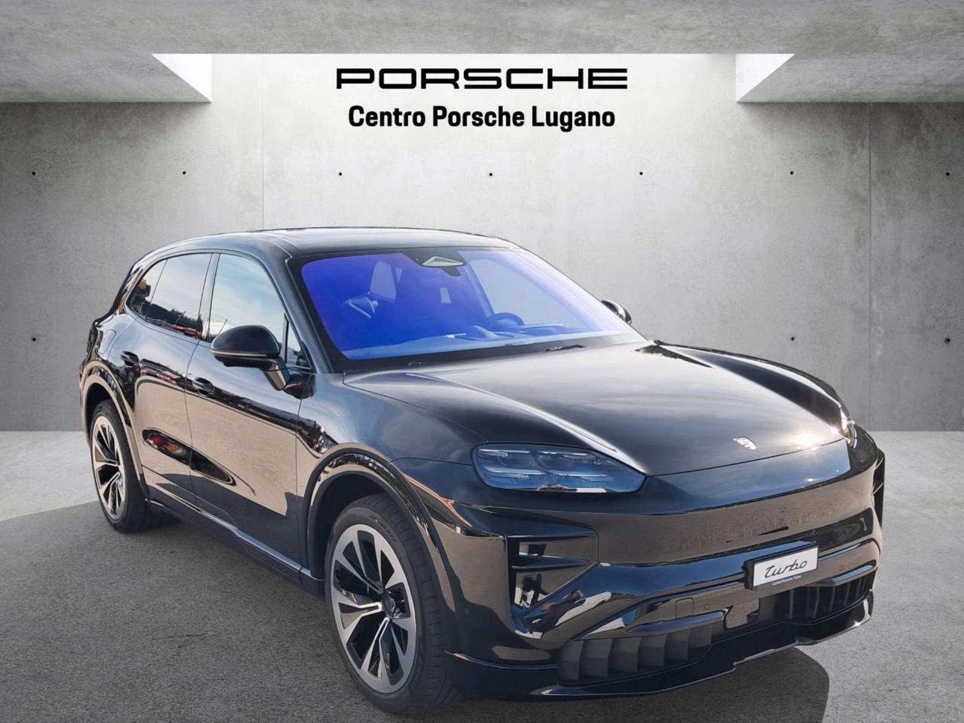 PORSCHE Cayenne Turbo Electric-image-5