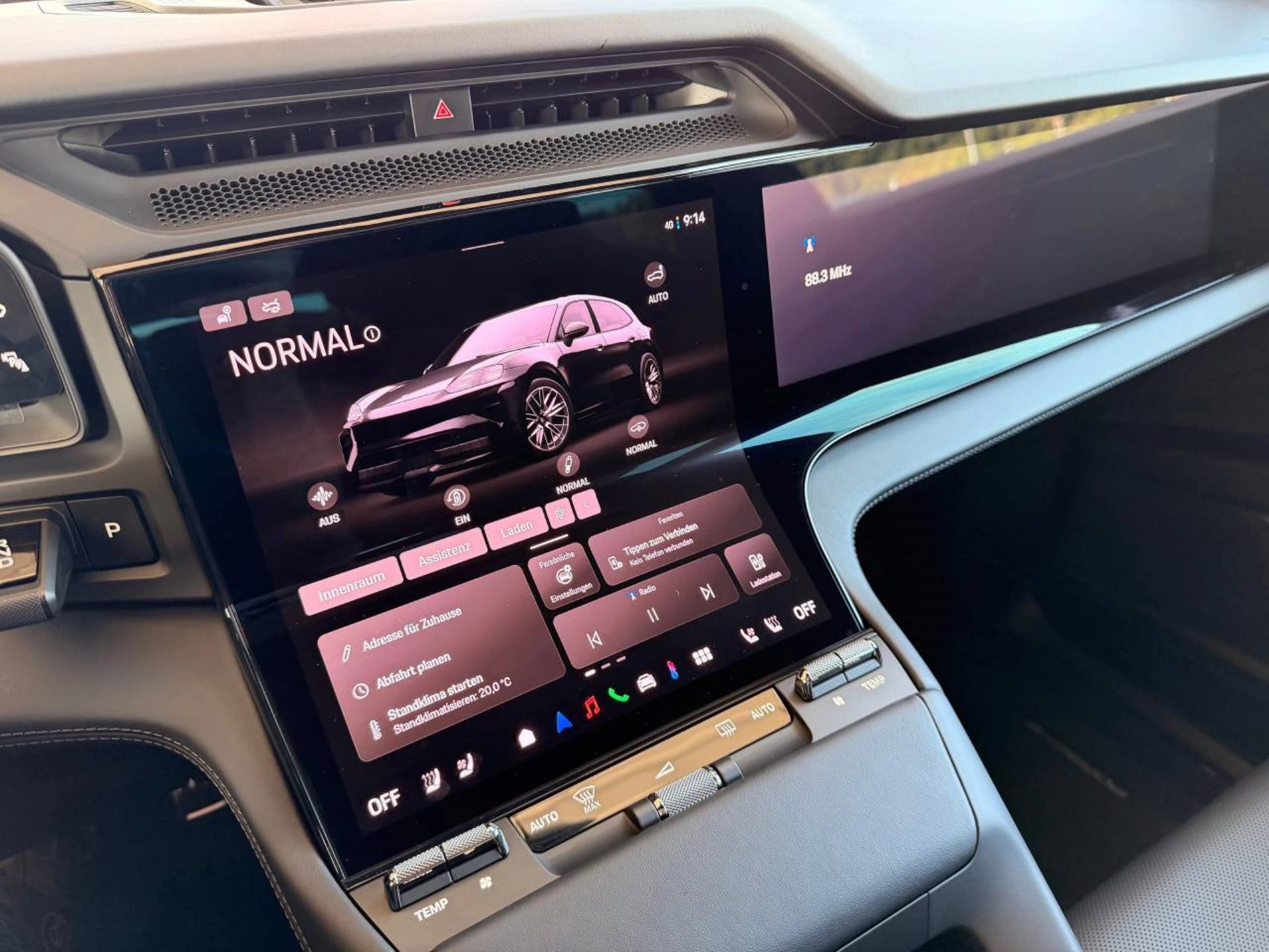 PORSCHE Cayenne Turbo Electric-image-19