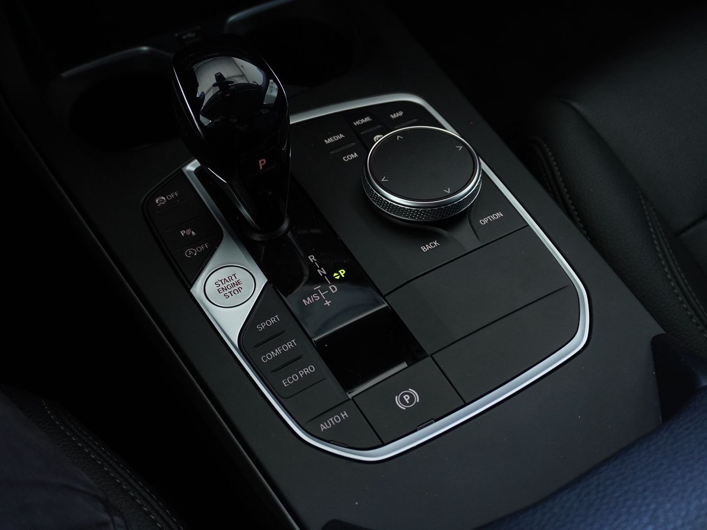 BMW 118i Steptronic-image-7