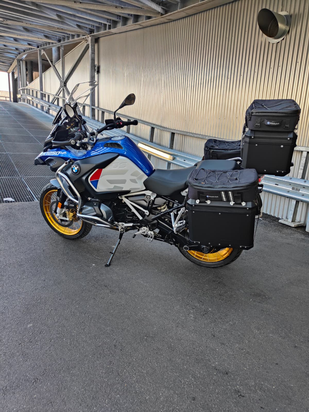BMW R 1250 GS Adventure ABS-image-4