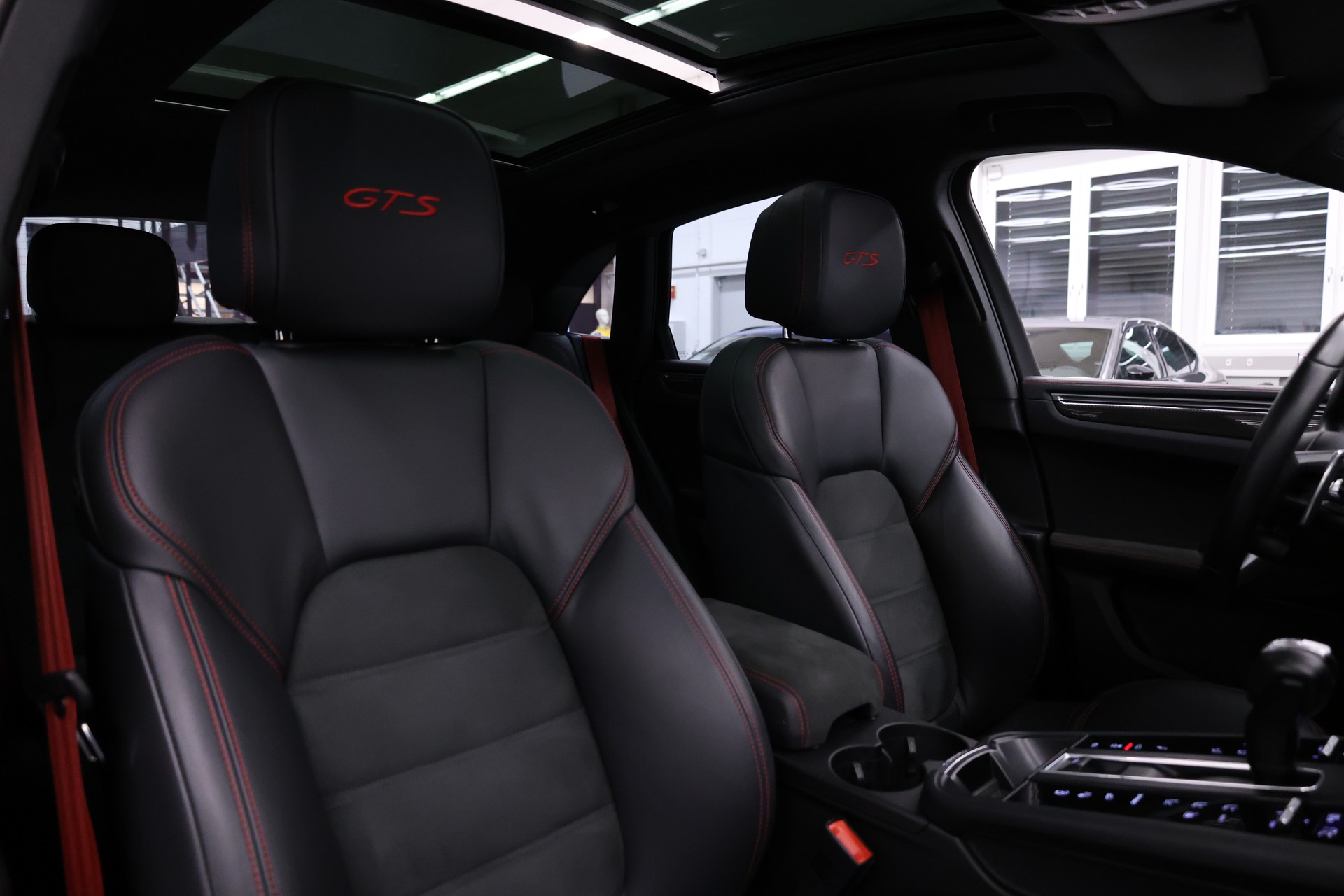 PORSCHE Macan 2.9 V6 GTS-image-18