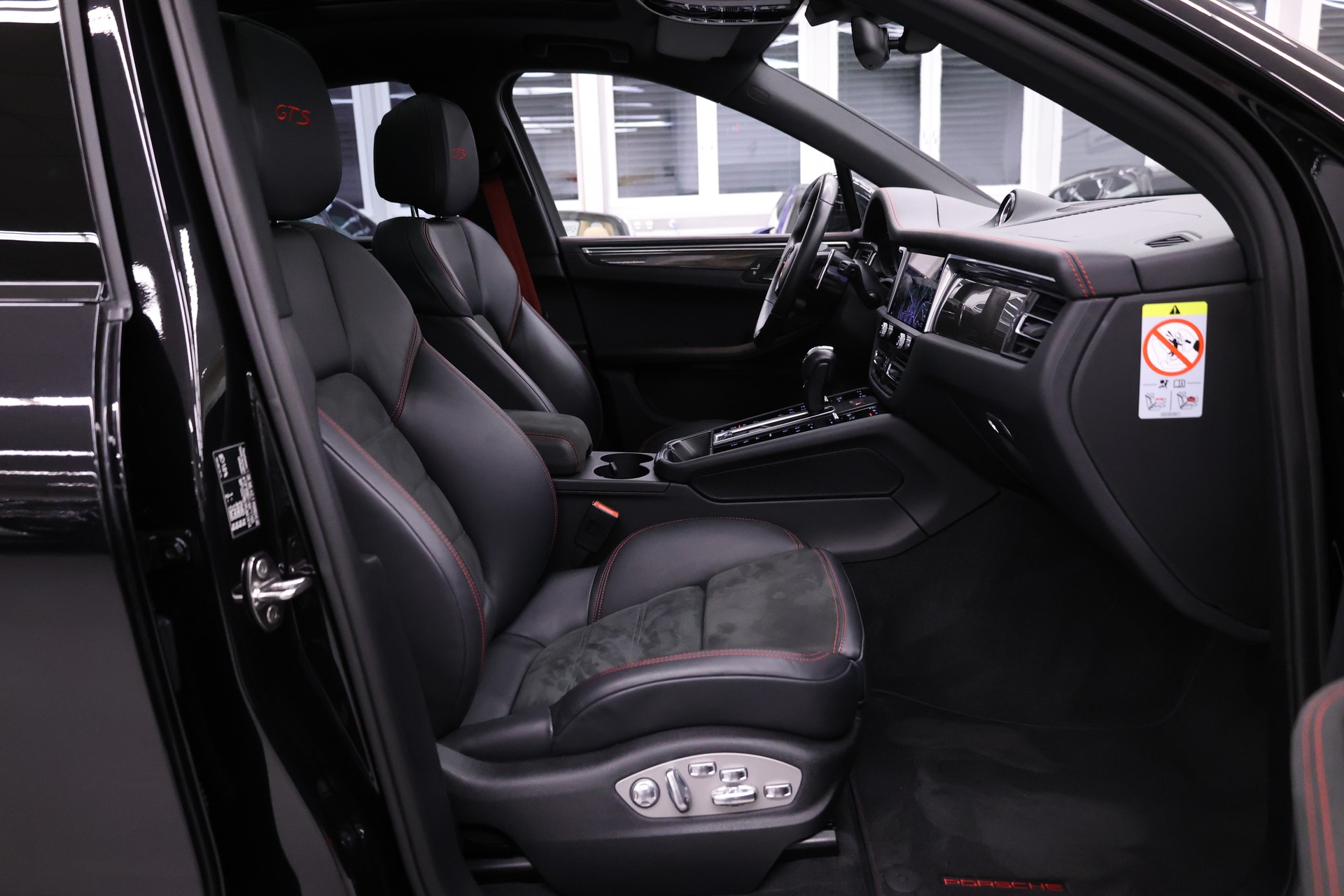 PORSCHE Macan 2.9 V6 GTS-image-14