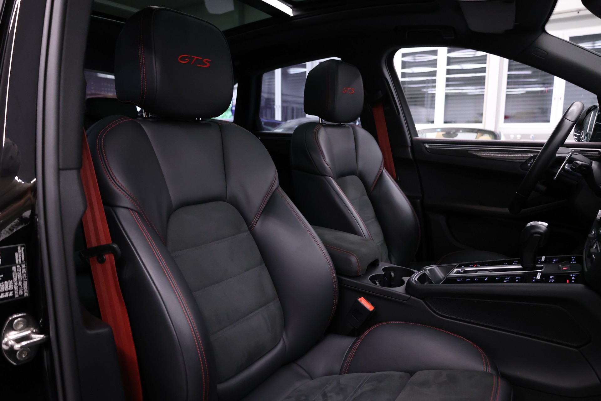 PORSCHE Macan 2.9 V6 GTS-image-17
