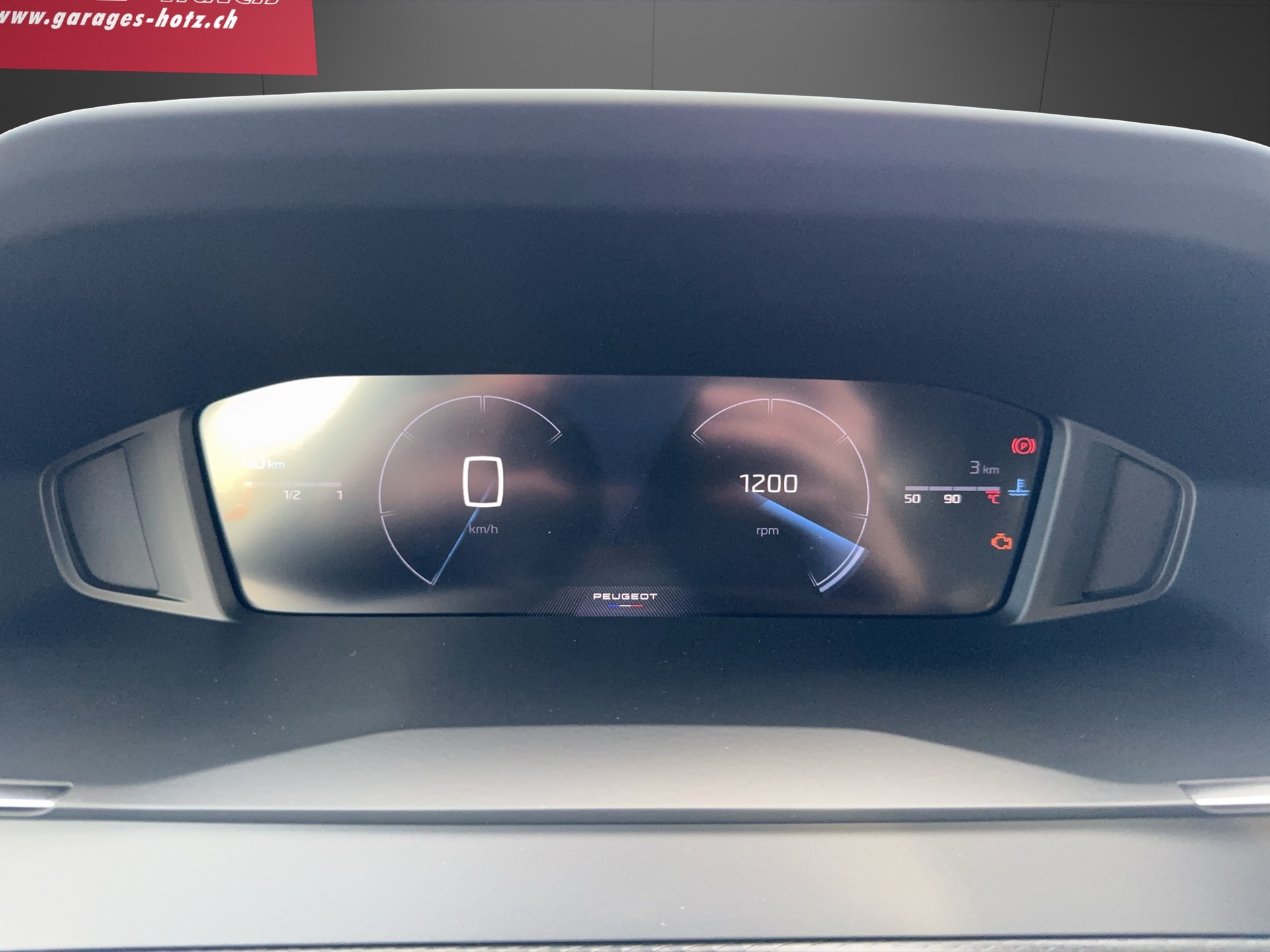 PEUGEOT 208 1.2 Allure-image-7