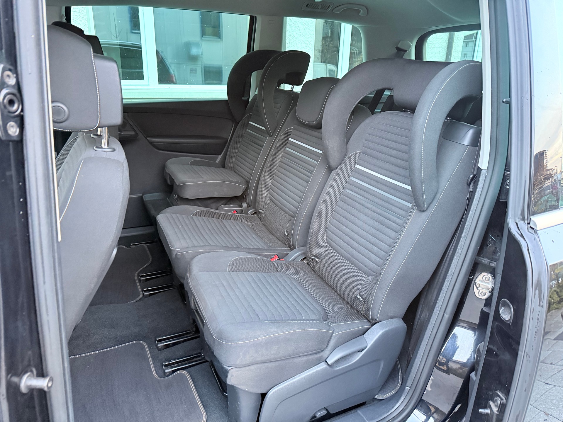 VW Sharan 2.0 TDI BMT Design 4Motion-image-14
