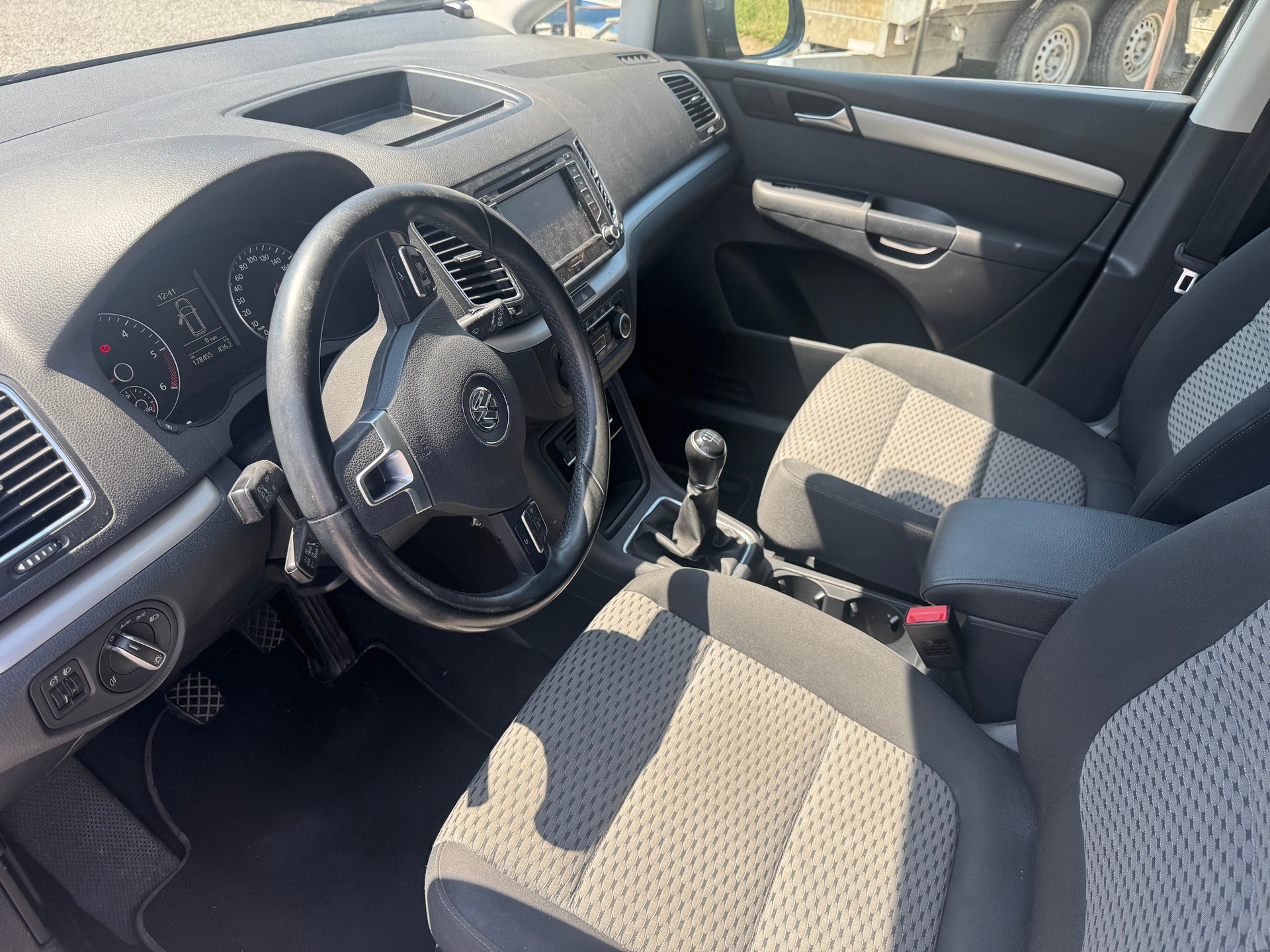VW Sharan 2.0 TDI BlueMotion Technology Trendline-image-7
