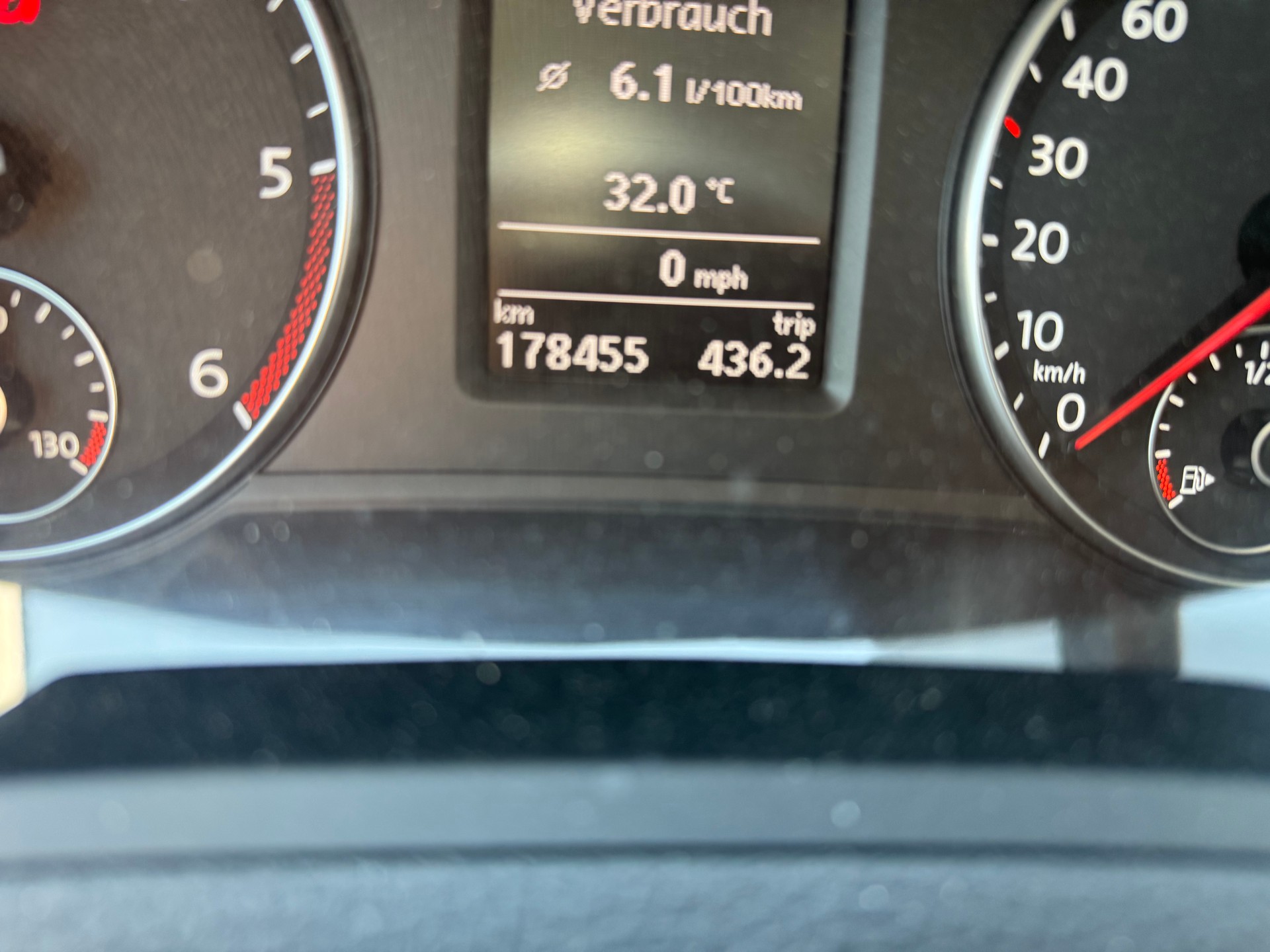 VW Sharan 2.0 TDI BlueMotion Technology Trendline-image-9