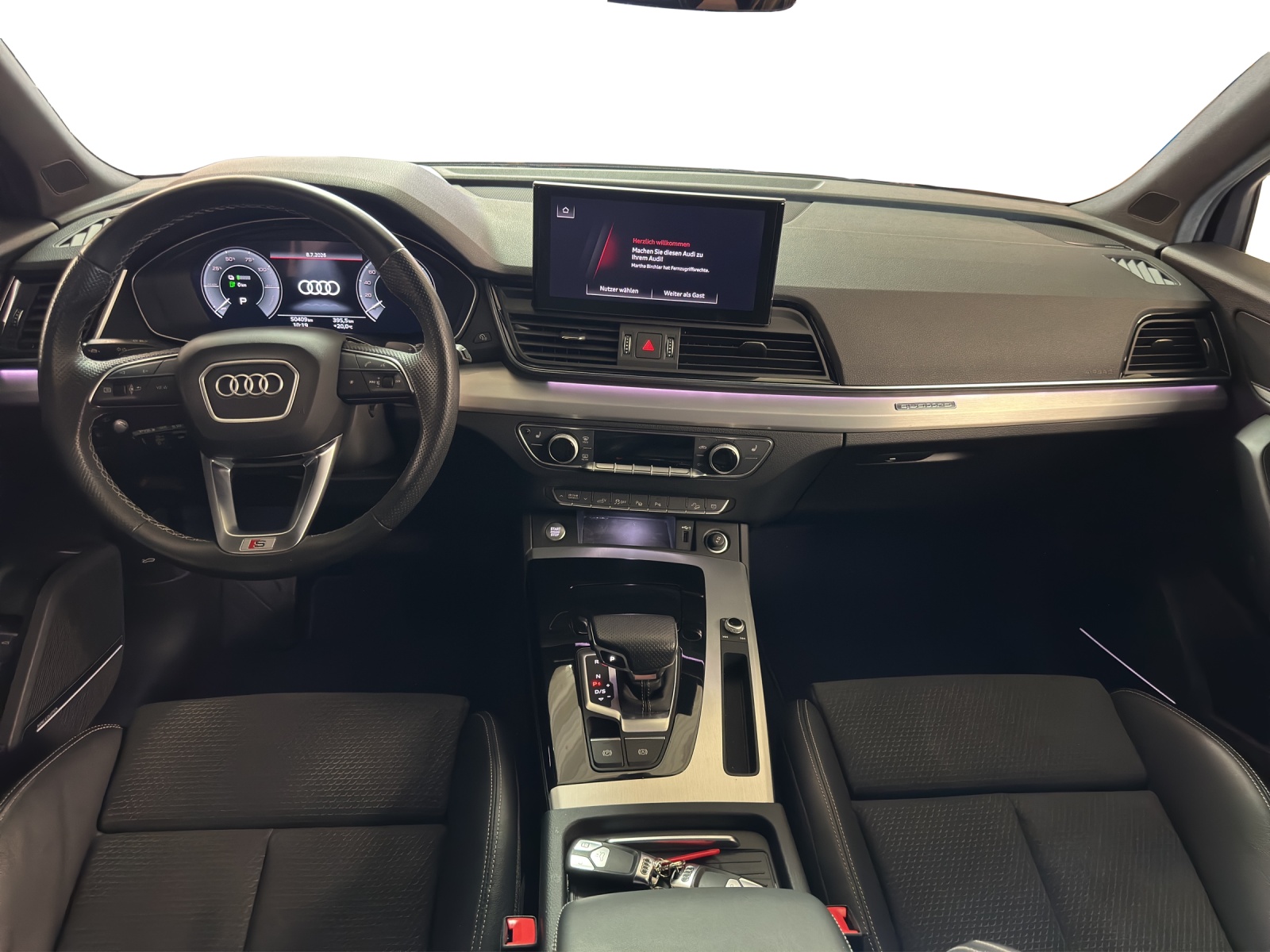 AUDI Q5 50 TFSI e PHEV Black Edition quattro S-tronic-image-10