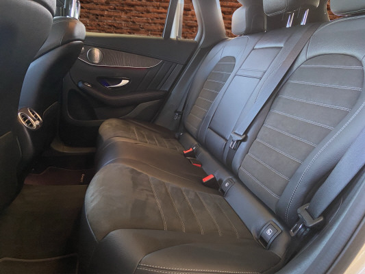 MERCEDES-BENZ GLC 300 de AMG Line 4M A-image-13