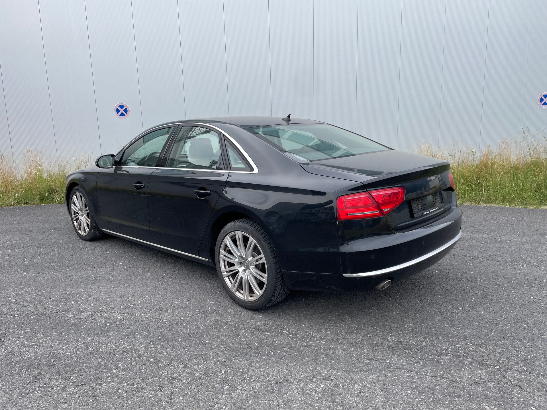 AUDI Audi A8 3.0 TDI Quattro-image-10
