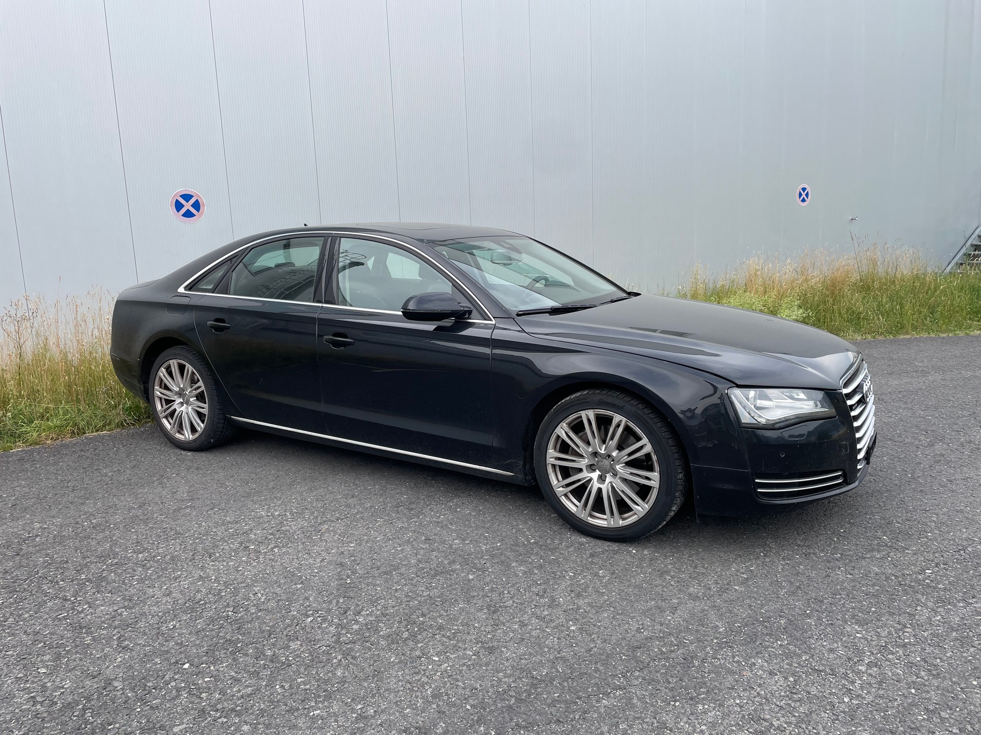 AUDI Audi A8 3.0 TDI Quattro-image-5