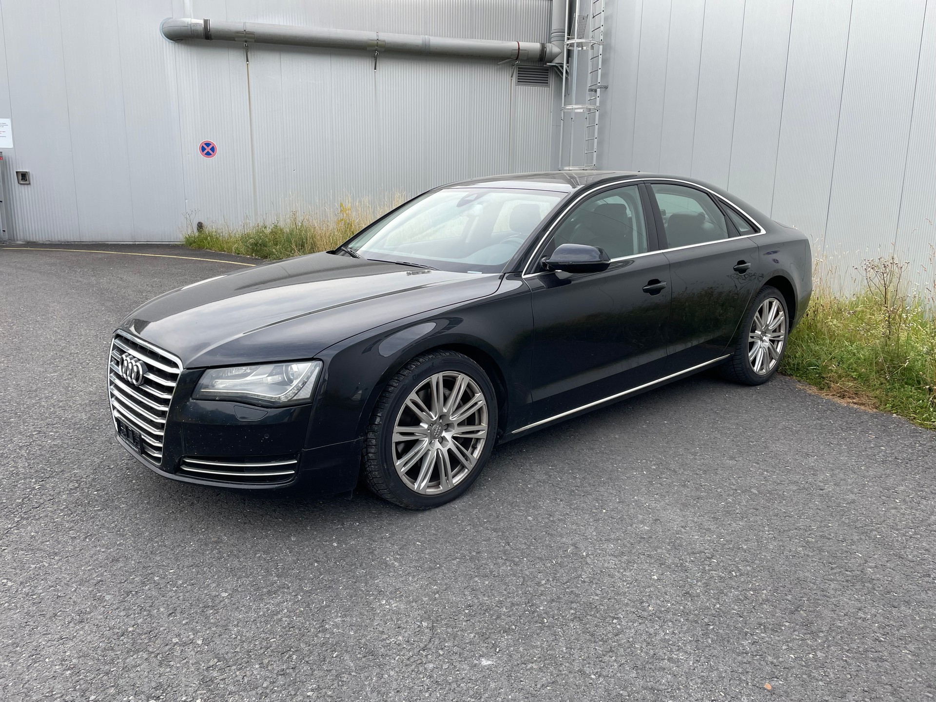 AUDI Audi A8 3.0 TDI Quattro-image-2