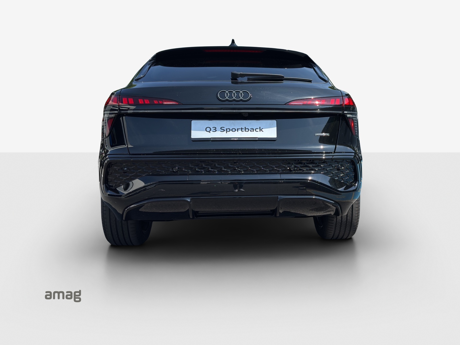 AUDI Q3 Sportback TFSI quattro 195 kW S tronic-showroom-element-3