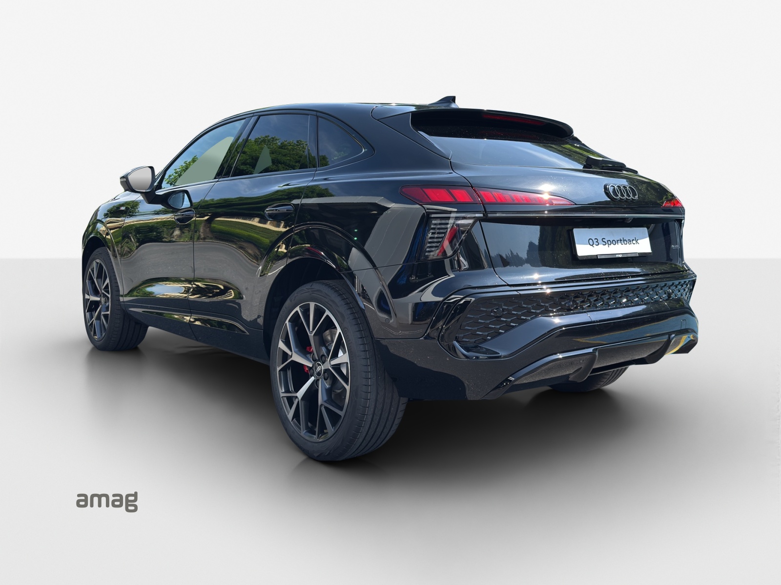 AUDI Q3 Sportback TFSI quattro 195 kW S tronic-image-2