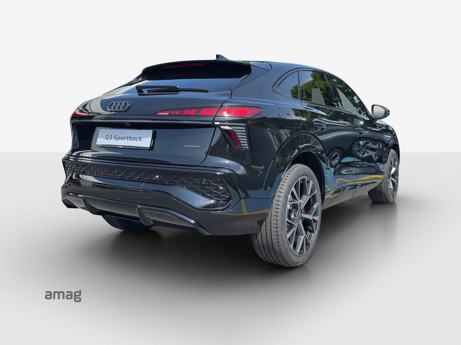 AUDI Q3 Sportback TFSI quattro 195 kW S tronic-image-4