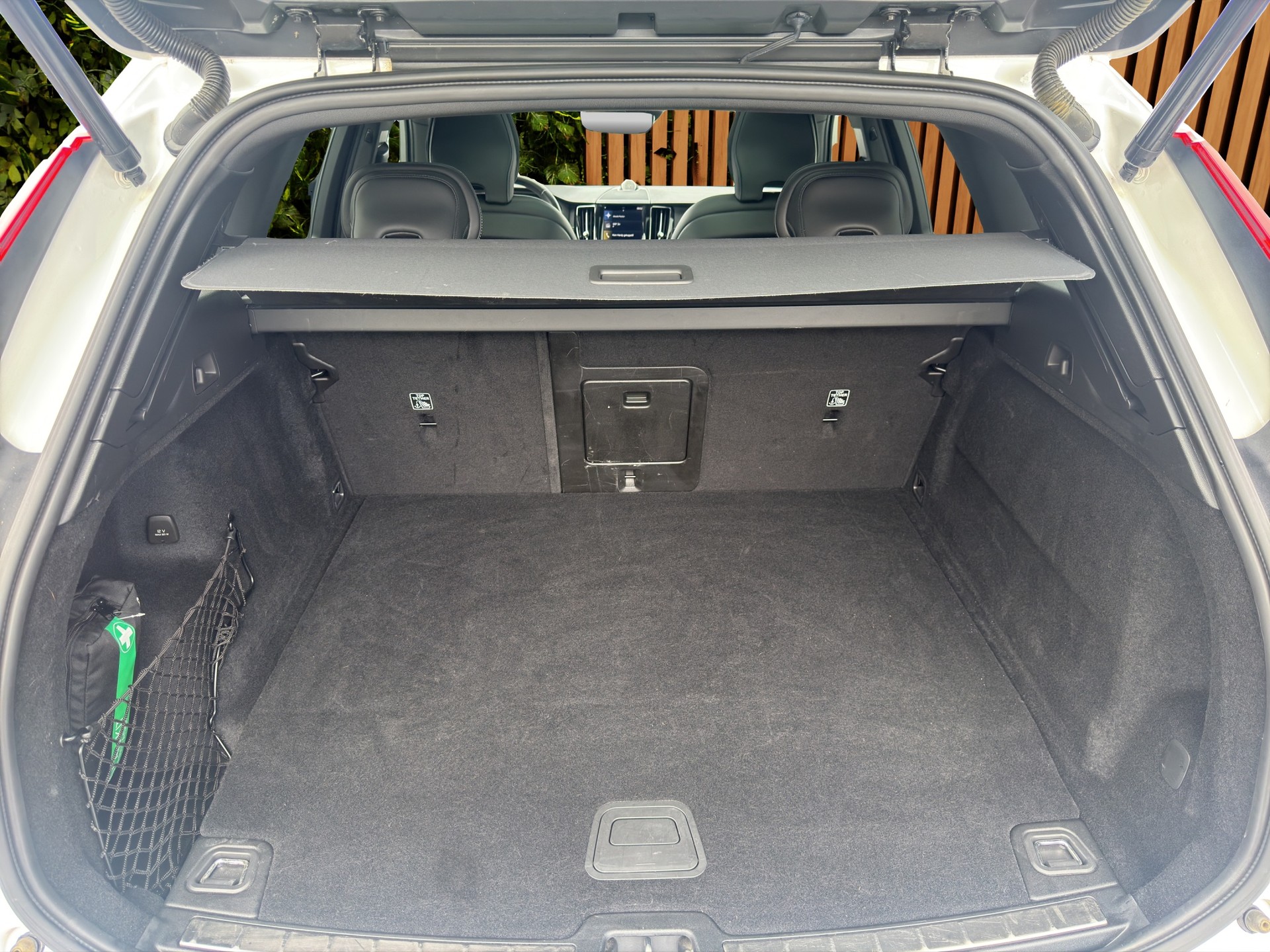 VOLVO XC60 2.0 T8 TE Polestar eAWD-image-14