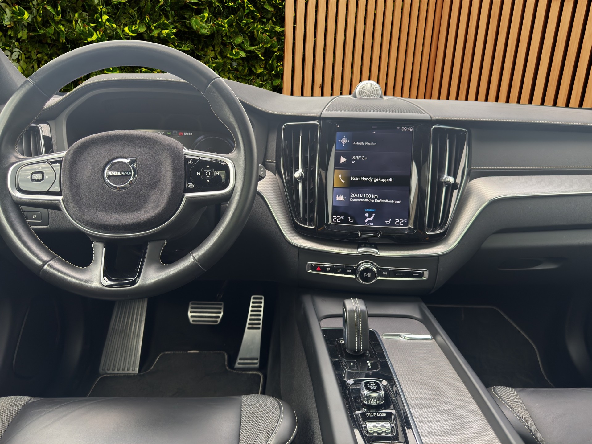 VOLVO XC60 2.0 T8 TE Polestar eAWD-image-9