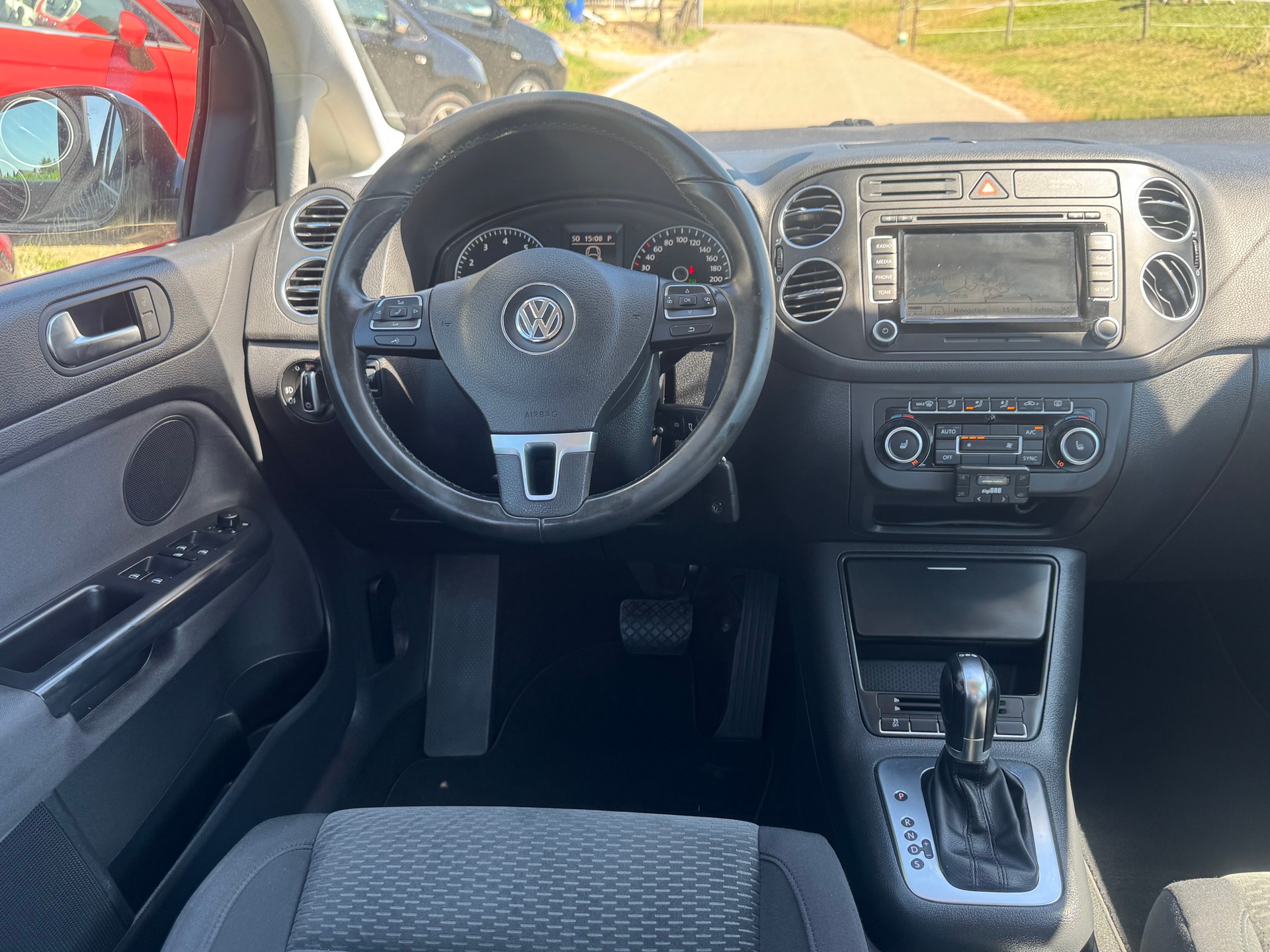 VW Golf Plus 1.2 TSI Team DSG-image-8