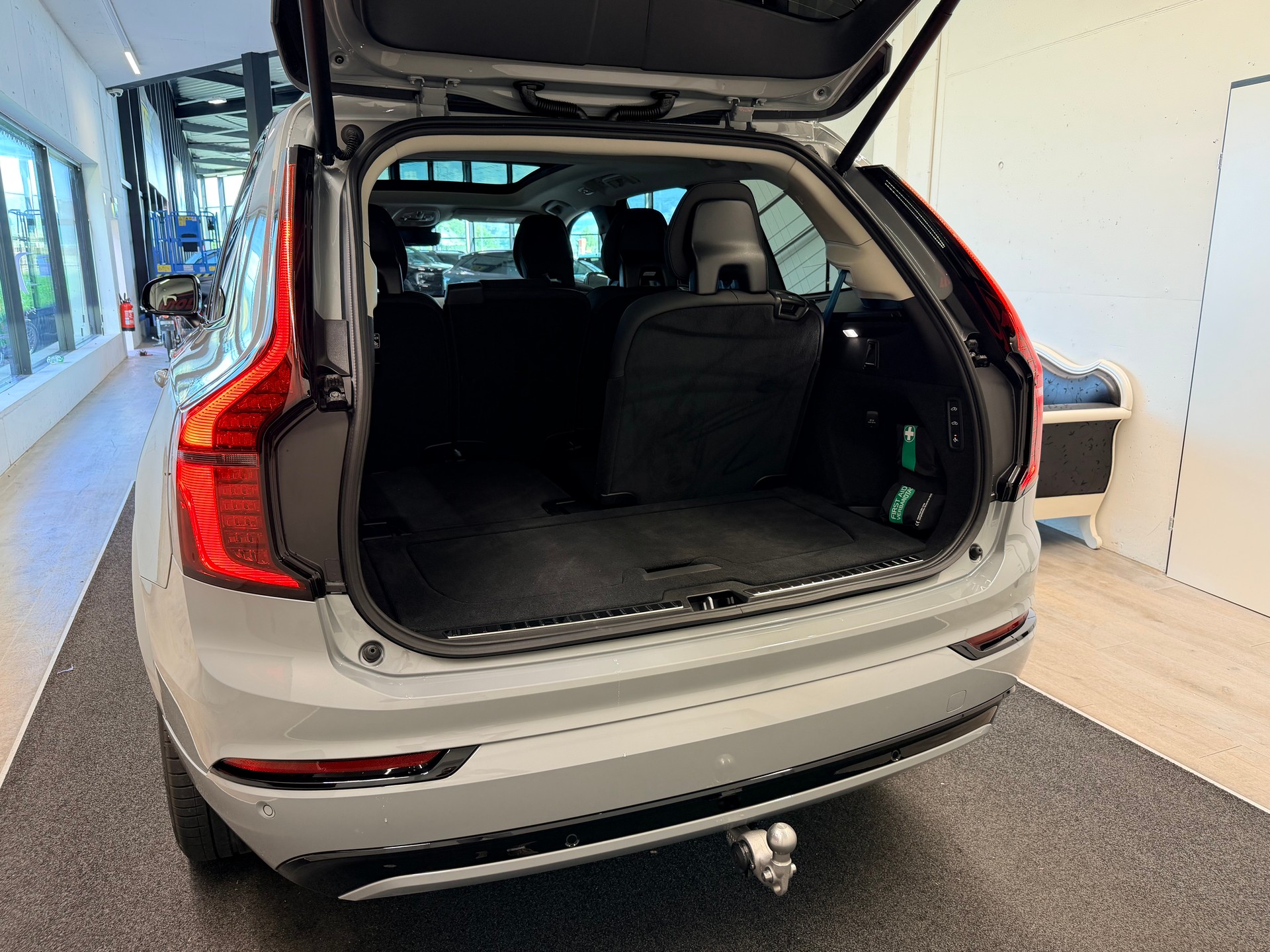 VOLVO XC90 T8 eAWD PluginHybrid Plus Dark Geartronic-image-10