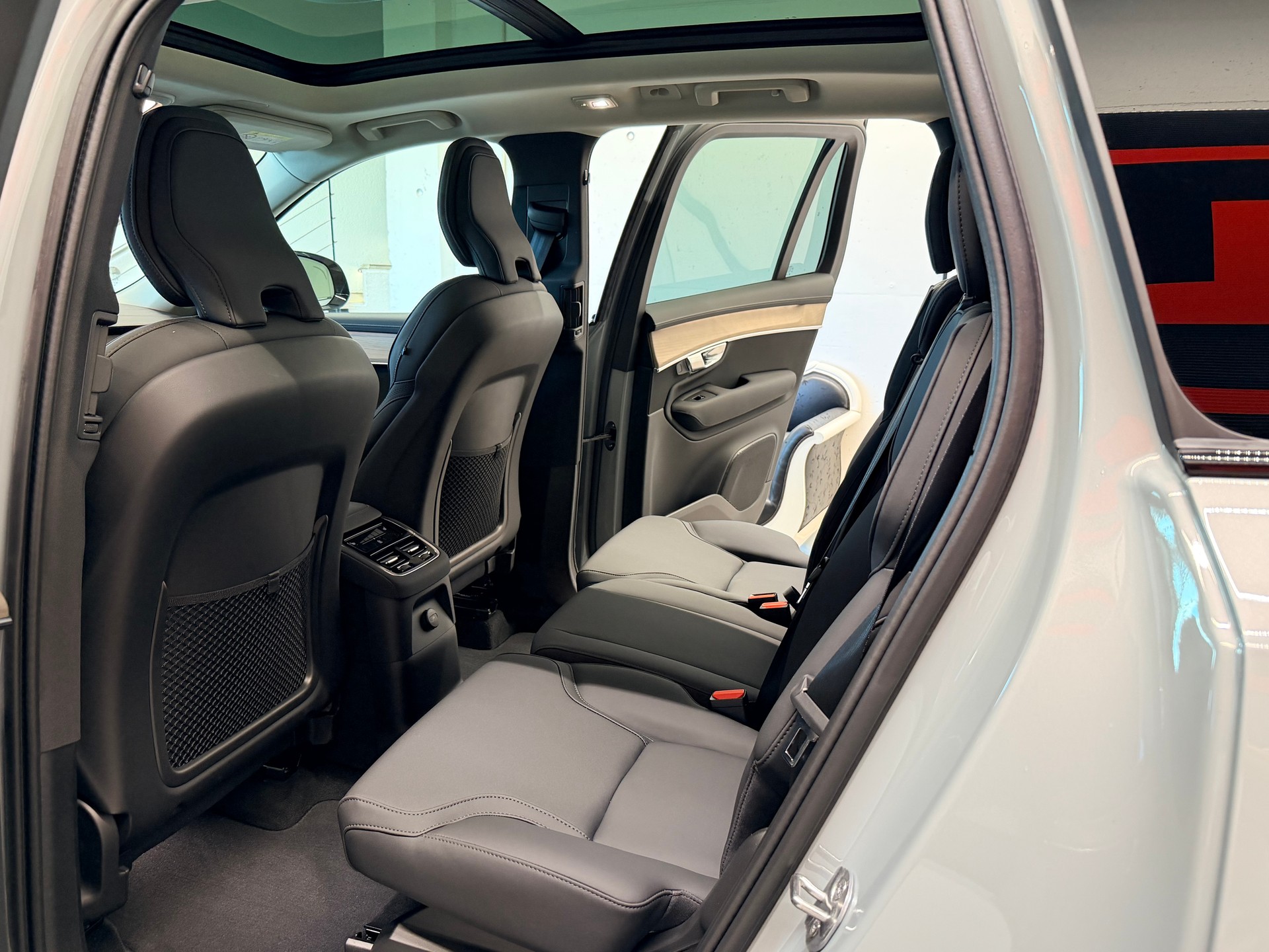VOLVO XC90 T8 eAWD PluginHybrid Plus Dark Geartronic-image-19