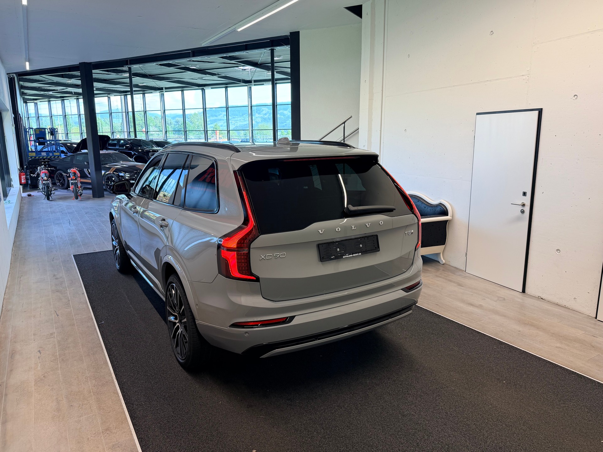 VOLVO XC90 T8 eAWD PluginHybrid Plus Dark Geartronic-image-9
