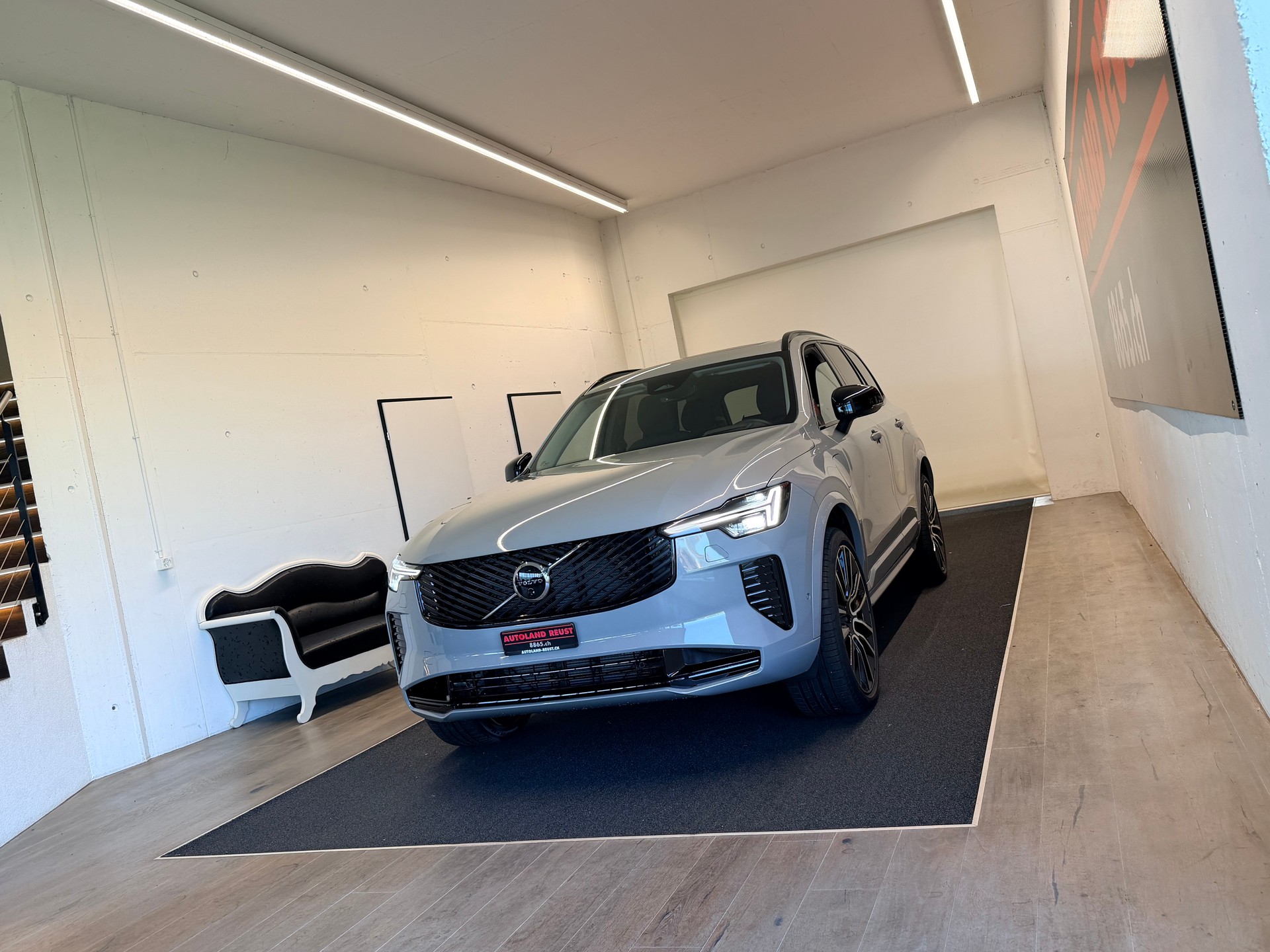 VOLVO XC90 T8 eAWD PluginHybrid Plus Dark Geartronic-image-2