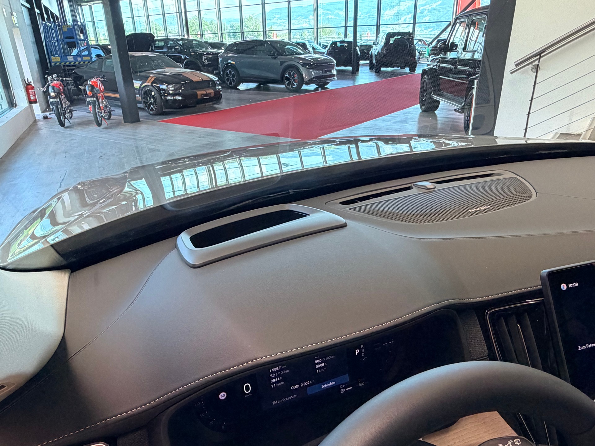 VOLVO XC90 T8 eAWD PluginHybrid Plus Dark Geartronic-image-30