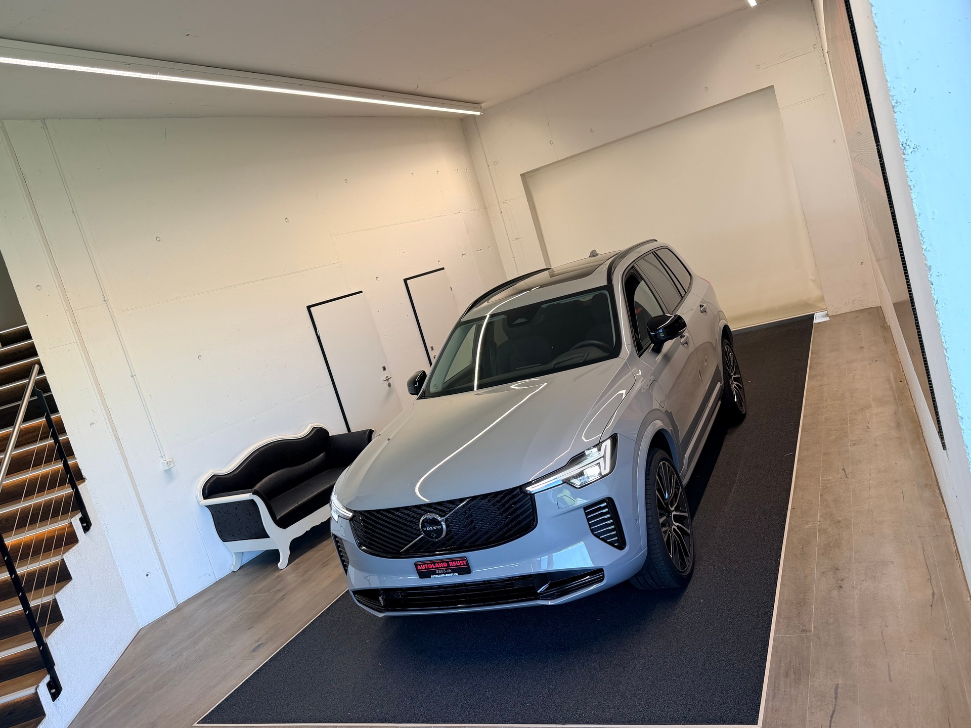 VOLVO XC90 T8 eAWD PluginHybrid Plus Dark Geartronic-image-3