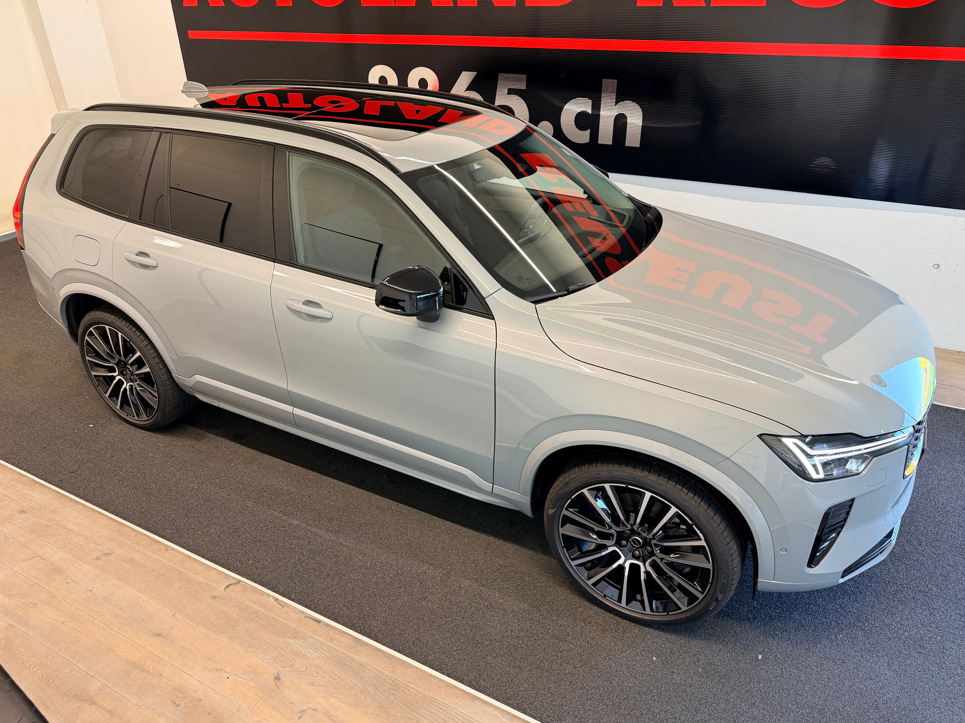VOLVO XC90 T8 eAWD PluginHybrid Plus Dark Geartronic-image-5