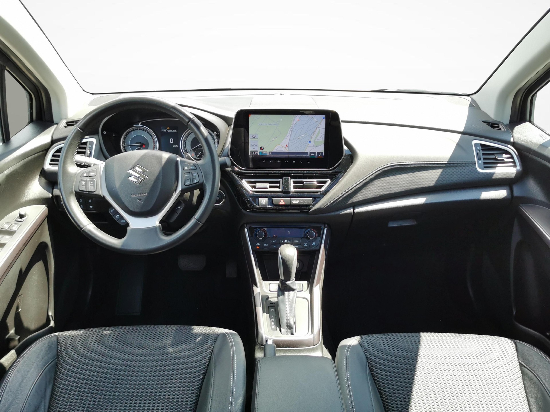 SUZUKI S-Cross 1.4 T Compact Top Hybrid 4x4-image-3