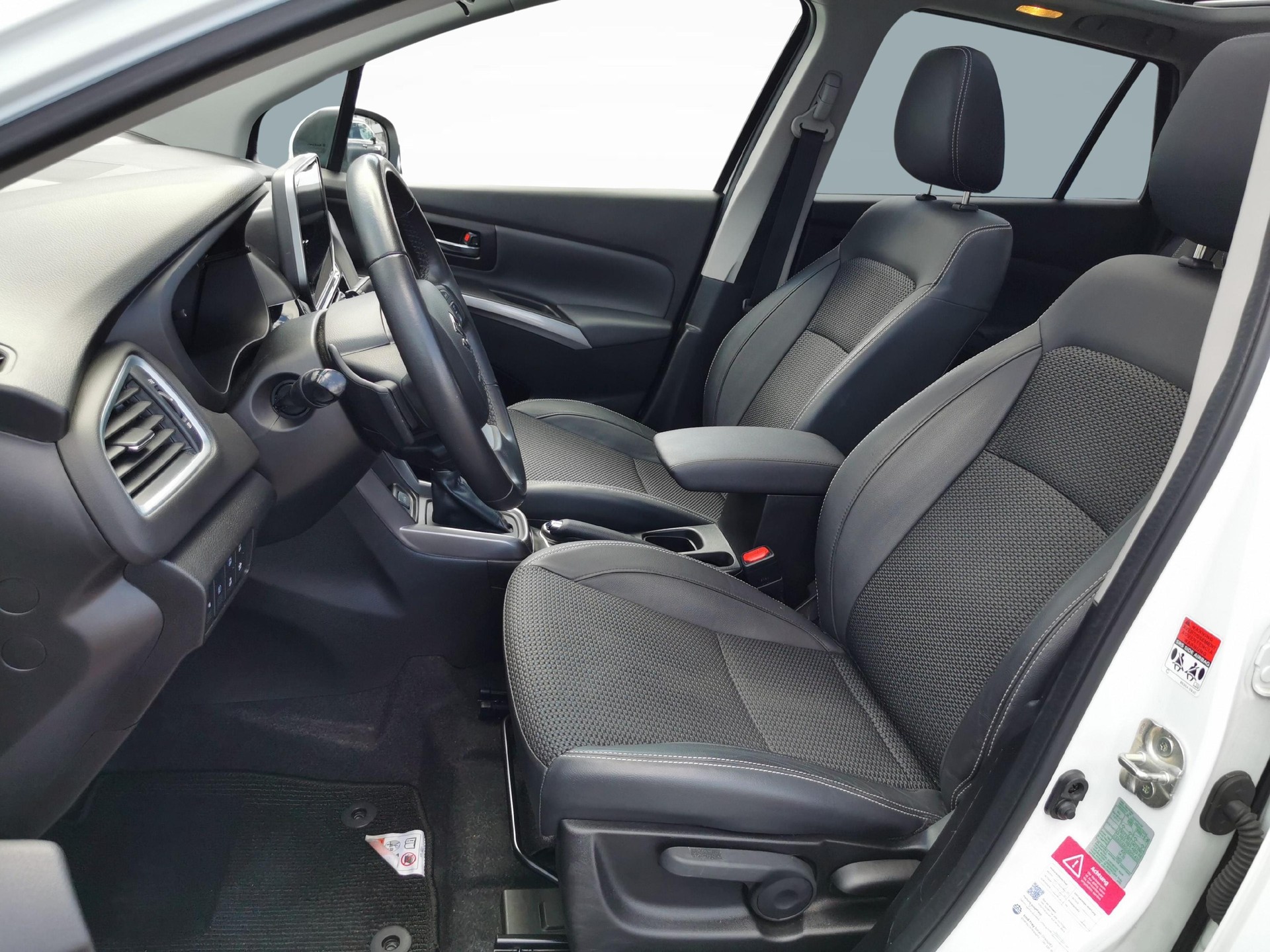 SUZUKI S-Cross 1.4 T Compact Top Hybrid 4x4-image-1