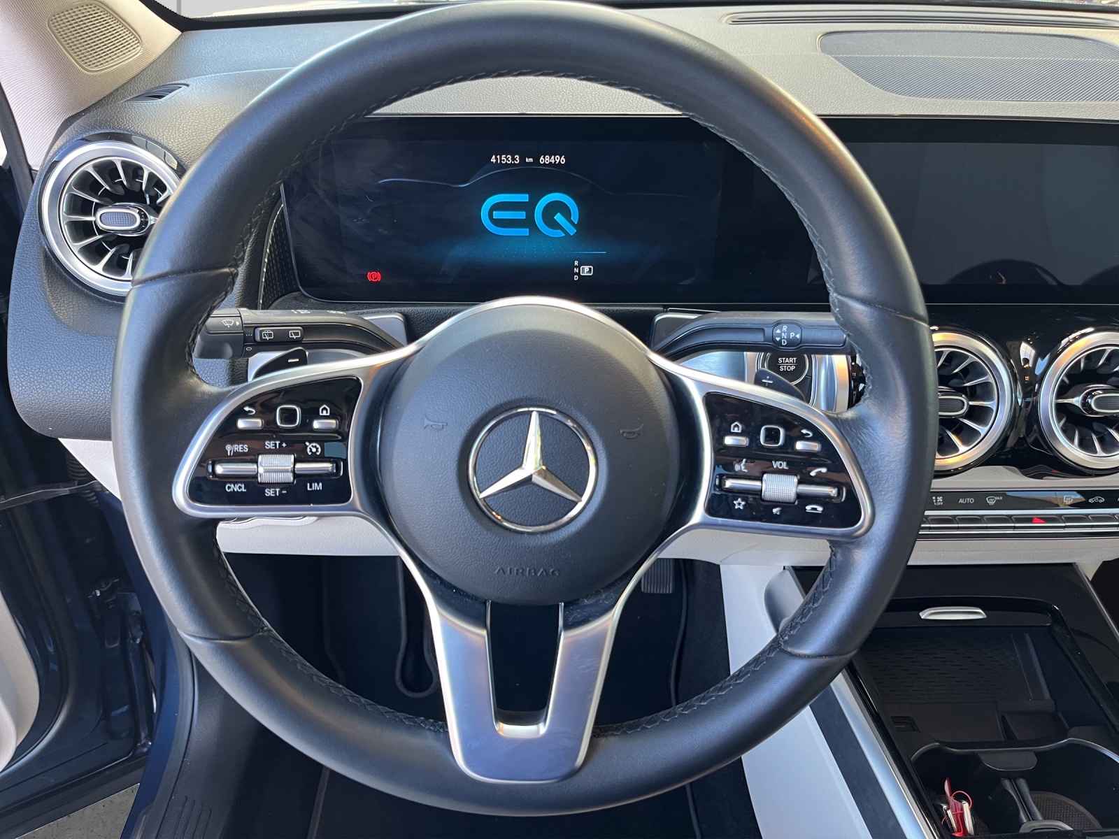 MERCEDES-BENZ EQB 300 4Matic-image-8