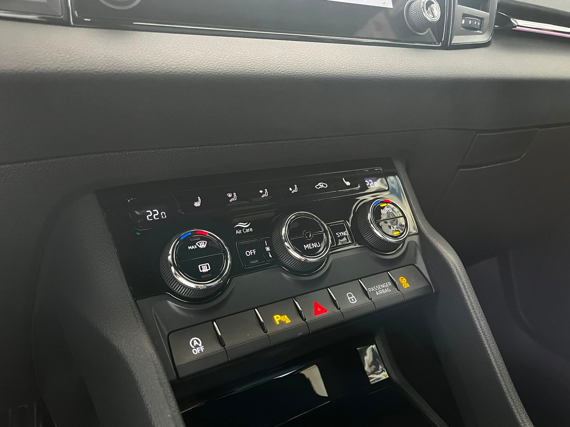 SKODA Karoq 2.0 TSI SportLine 4x4 DSG-image-20