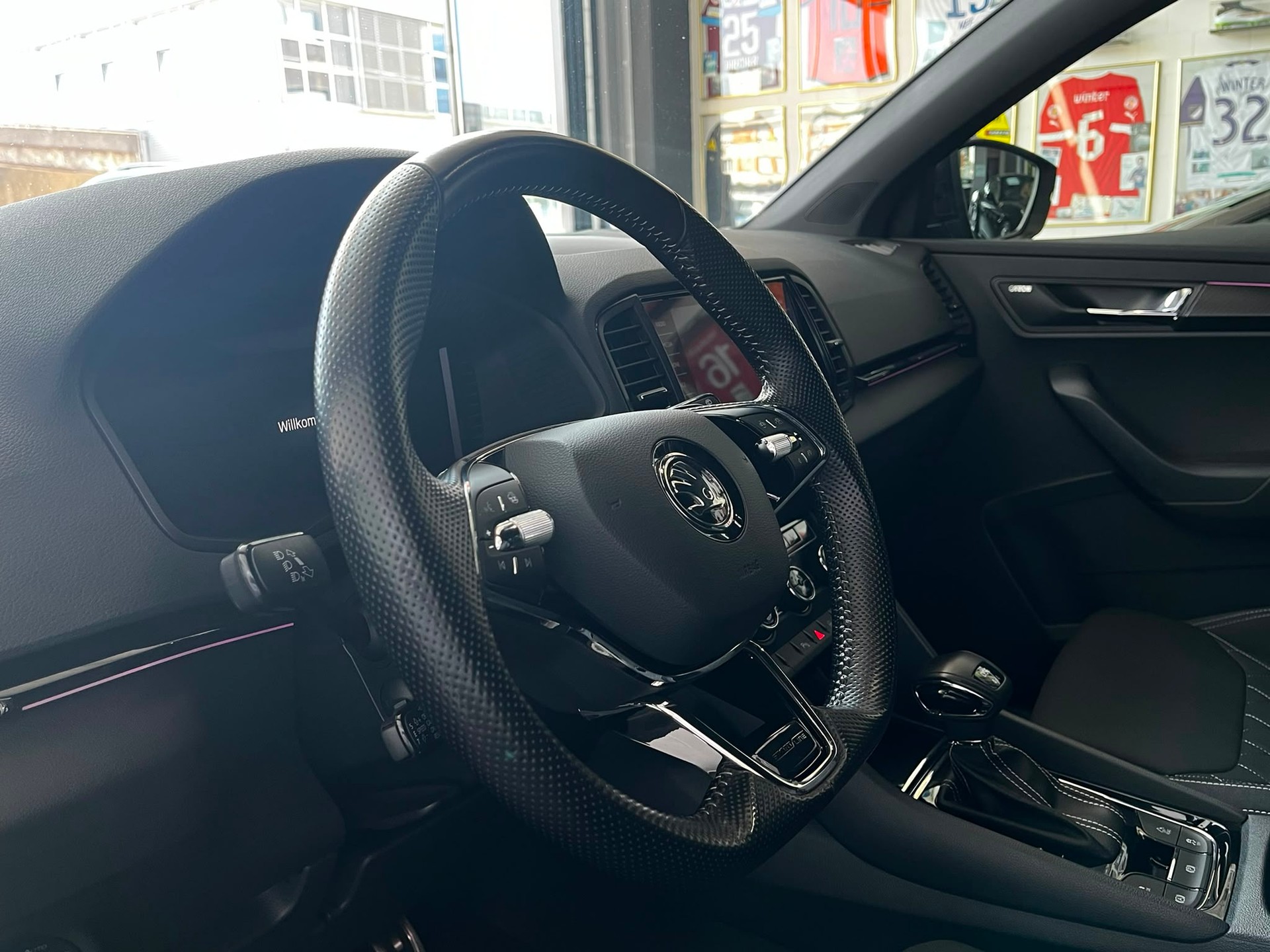 SKODA Karoq 2.0 TSI SportLine 4x4 DSG-image-11