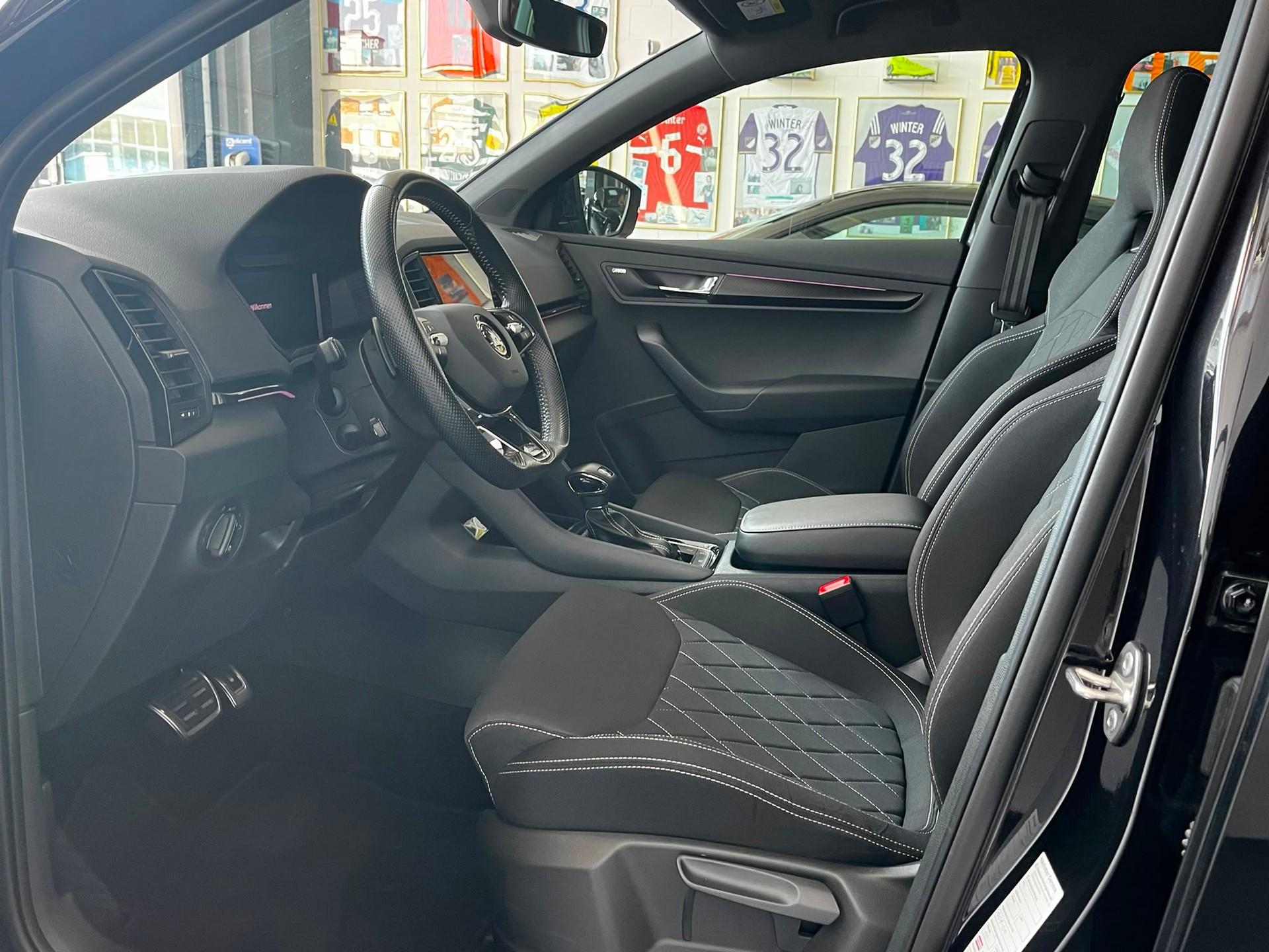 SKODA Karoq 2.0 TSI SportLine 4x4 DSG-image-10